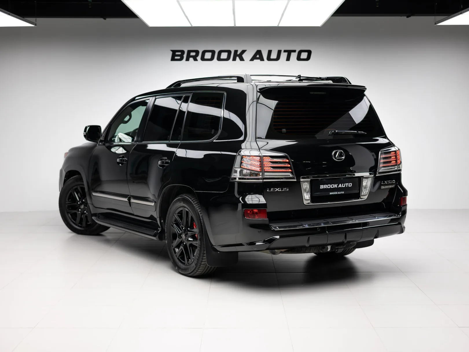 Lexus LX 25th Anniversary Edition 2 III Рестайлинг, 2015 — экстерьер, фото 6