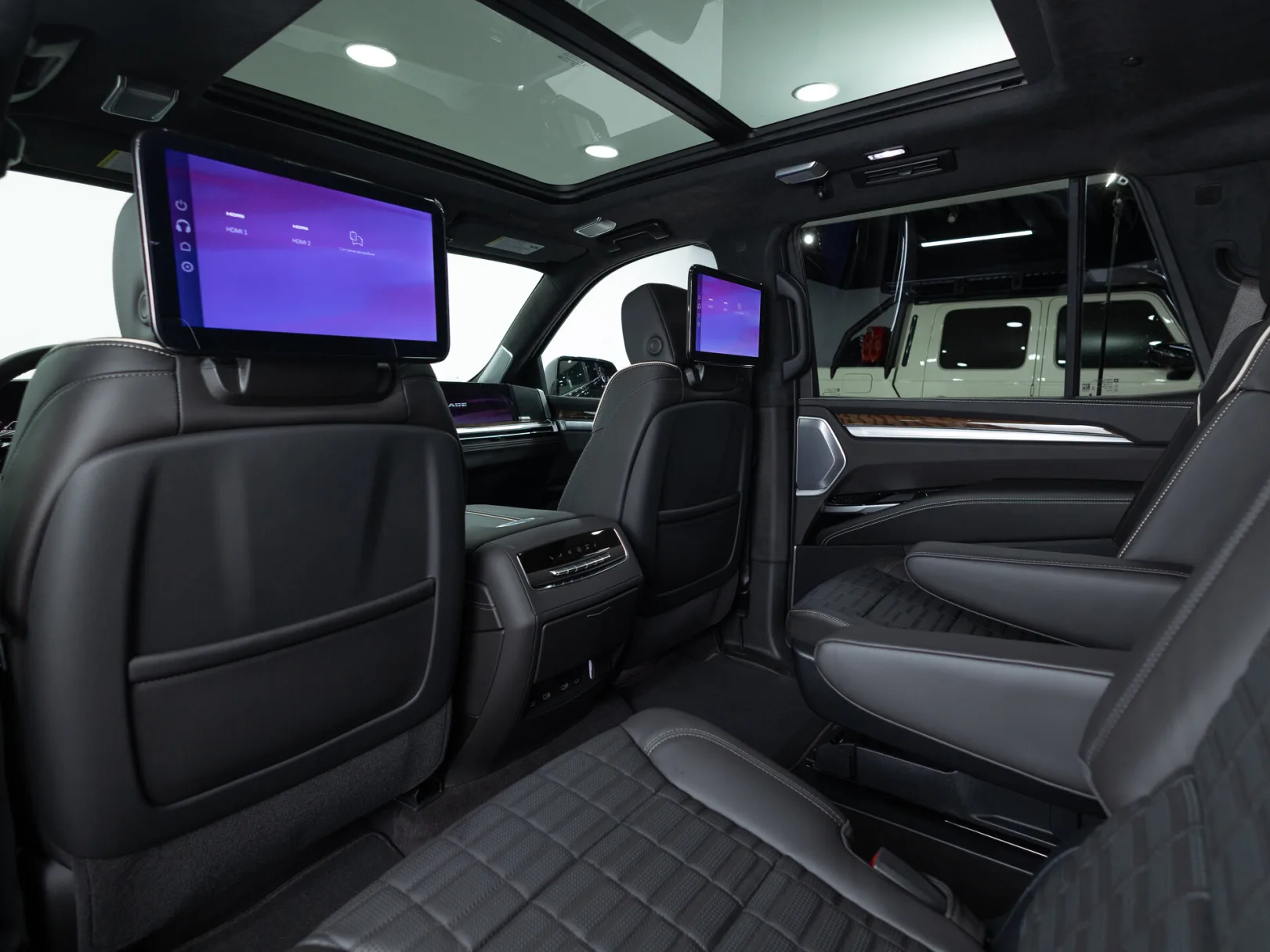 Cadillac Escalade Sport Platinum V Рестайлинг, 2025 — экстерьер, фото 30