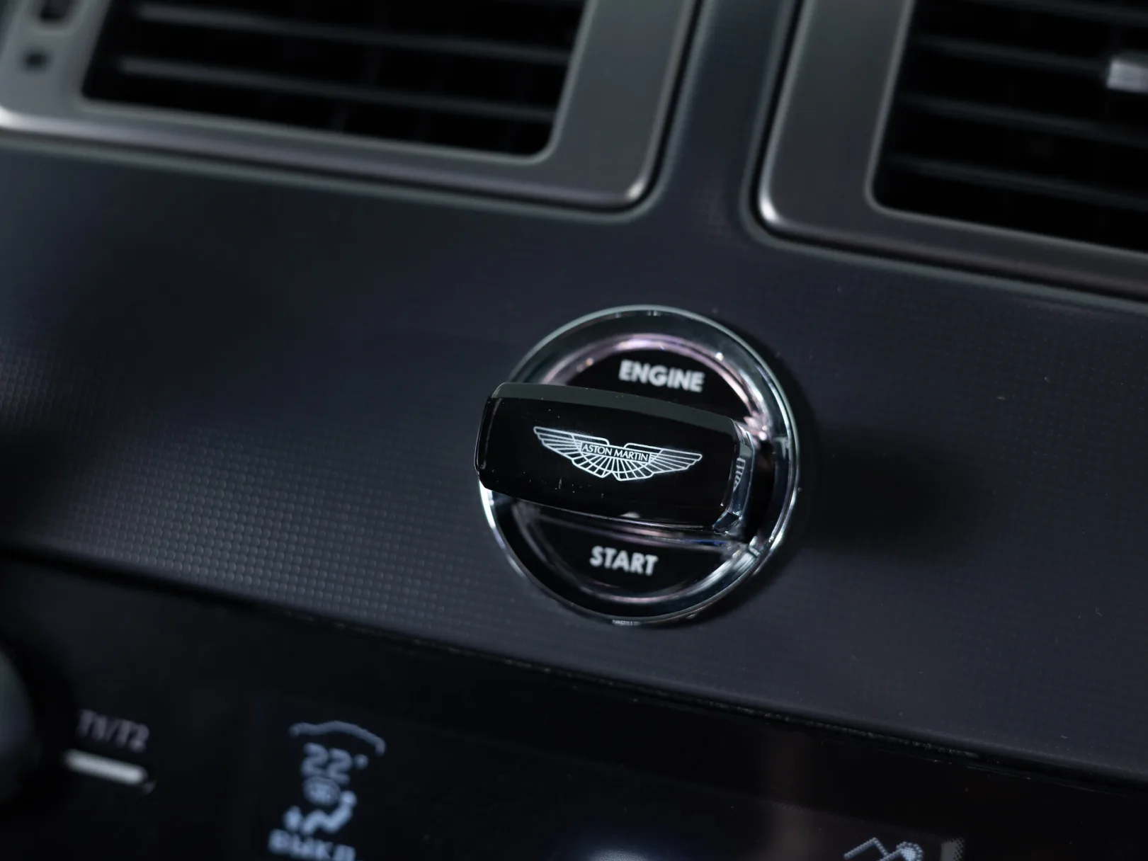 Aston Martin V12 Vantage Carbon Black I, 2010 — экстерьер, фото 28