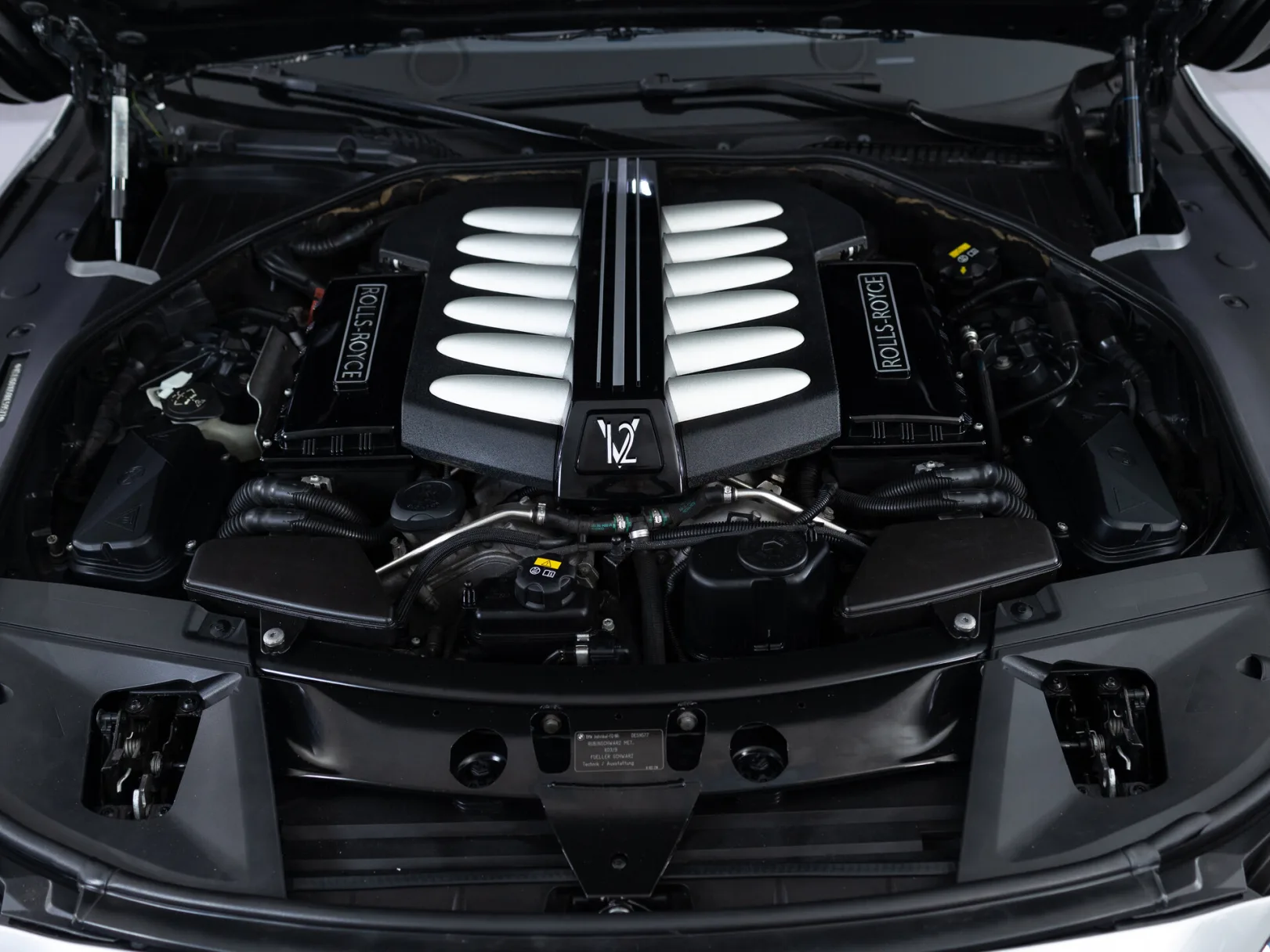 BMW 7 серии 760Li V (F01/F02/F04) Рестайлинг, 2012 — экстерьер, фото 36