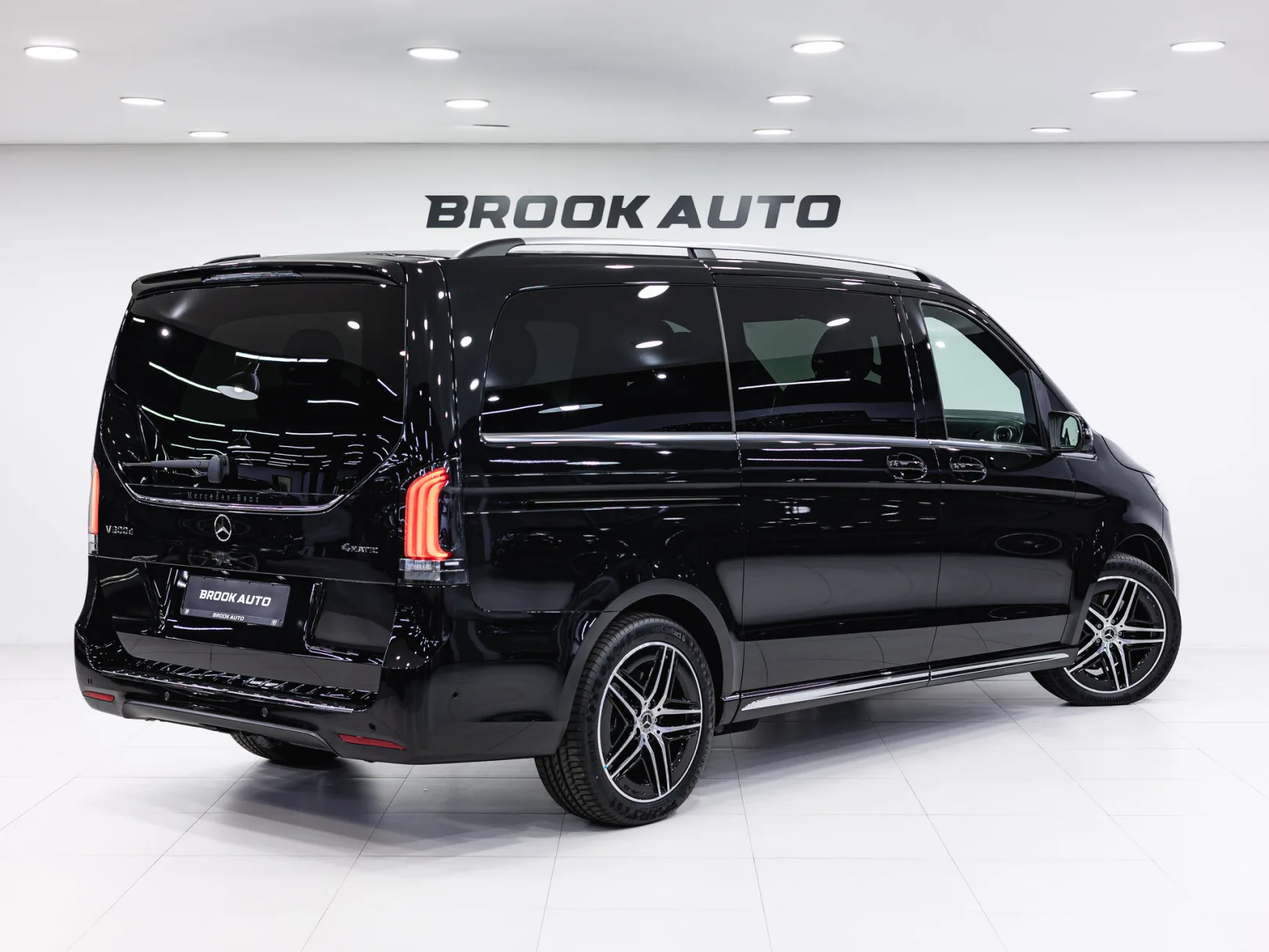Mercedes-Benz V-Класс Exclusive AMG Line III (W447) Рестайлинг 2, 2024 — экстерьер, фото 4