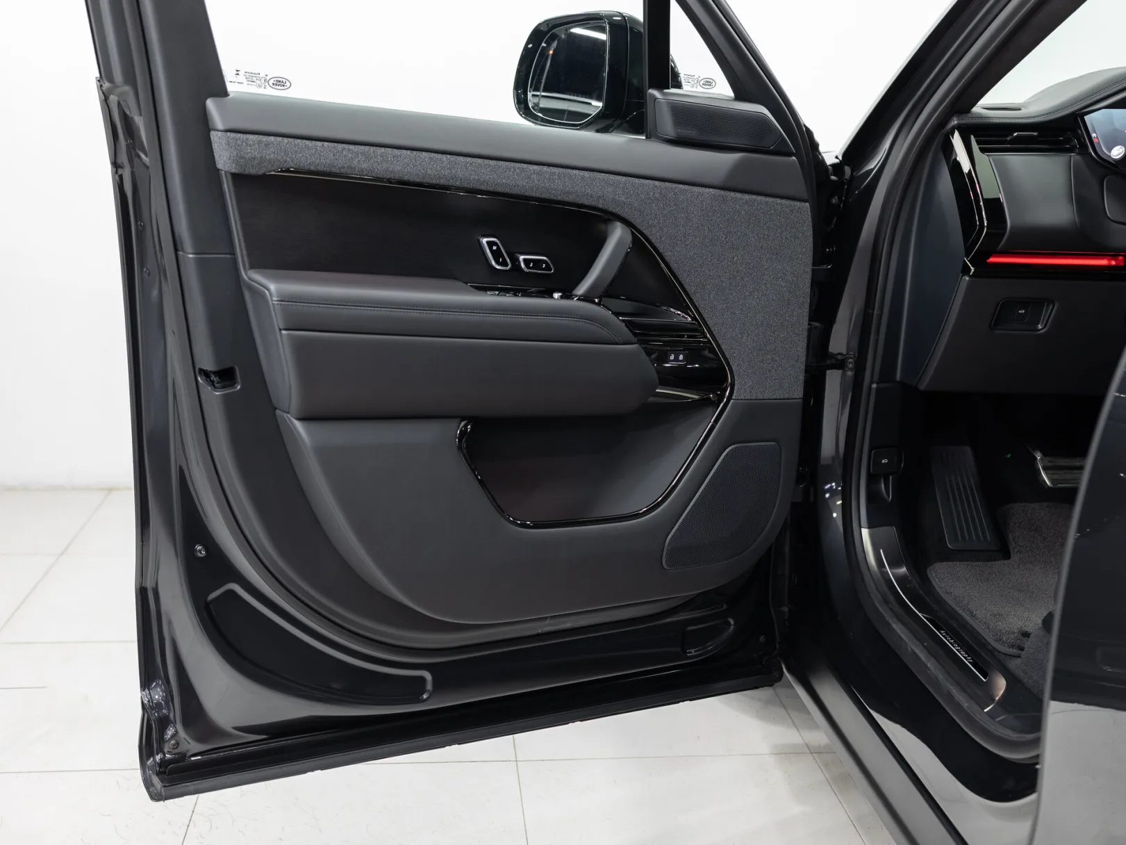 Land Rover Range Rover Sport Autobiography III, 2026 — экстерьер, фото 8