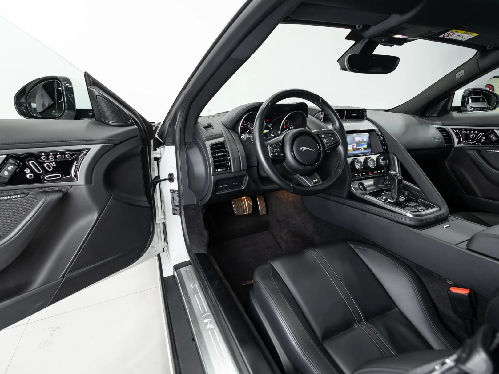 Jaguar F-Type R I, 2016 — экстерьер, фото 12