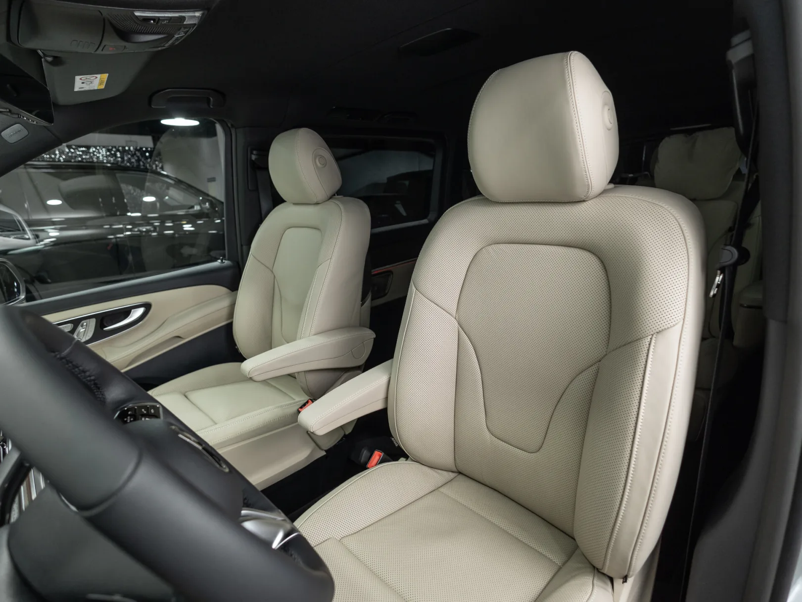 Mercedes-Benz V-Класс Exclusive III (W447) Рестайлинг 2, 2026 — экстерьер, фото 13