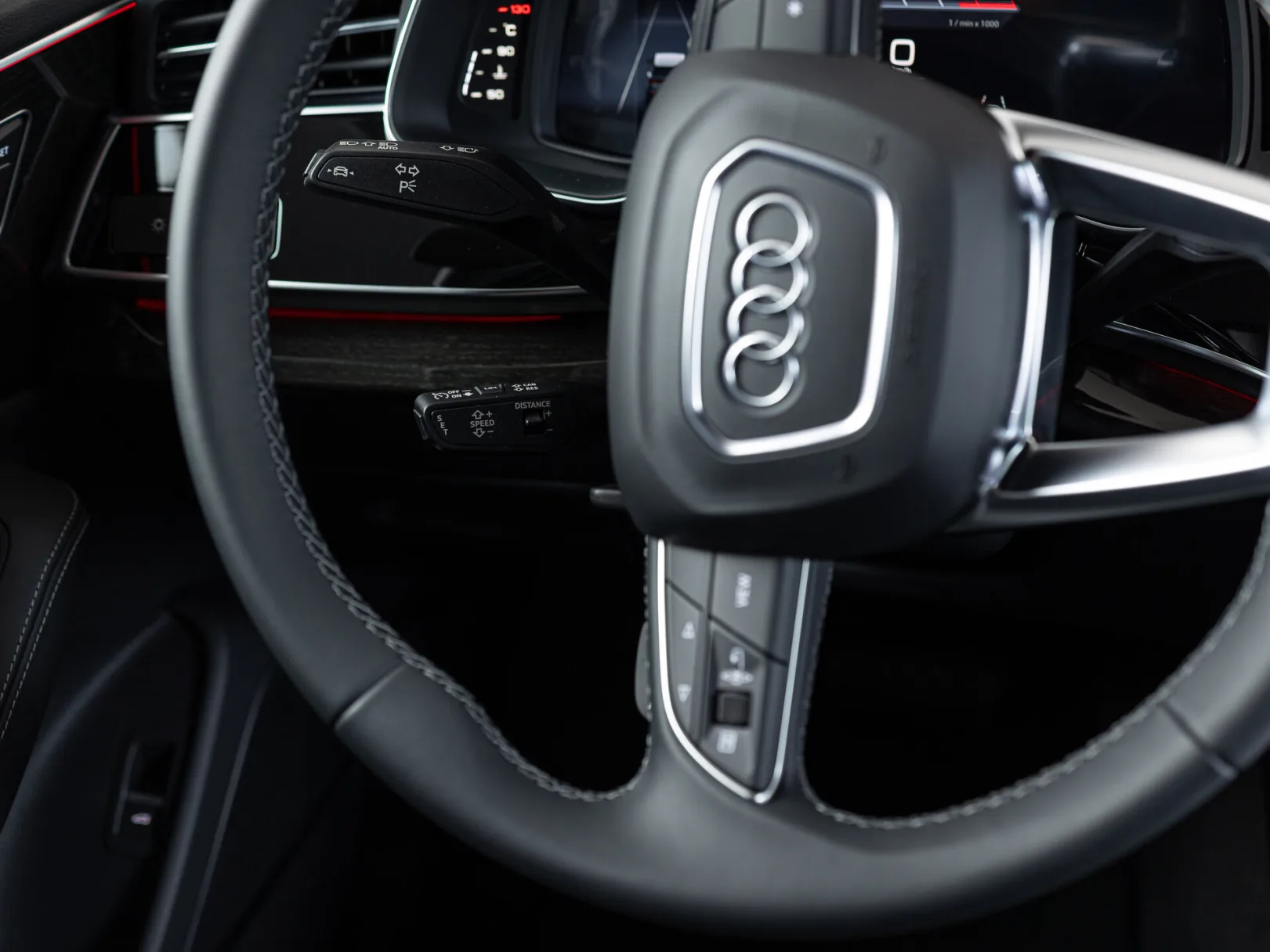 Audi Q8 55 TFSI I (4M) Рестайлинг, 2024 — экстерьер, фото 15