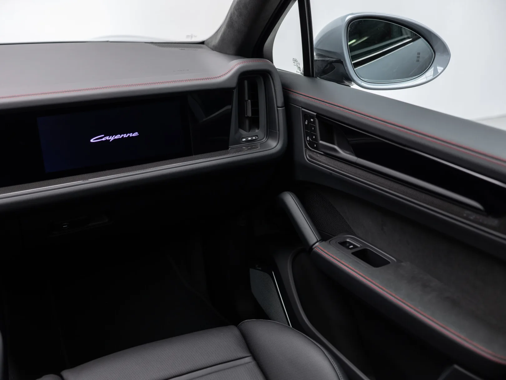 Porsche Cayenne GTS Coupé III Рестайлинг, 2026 — экстерьер, фото 21