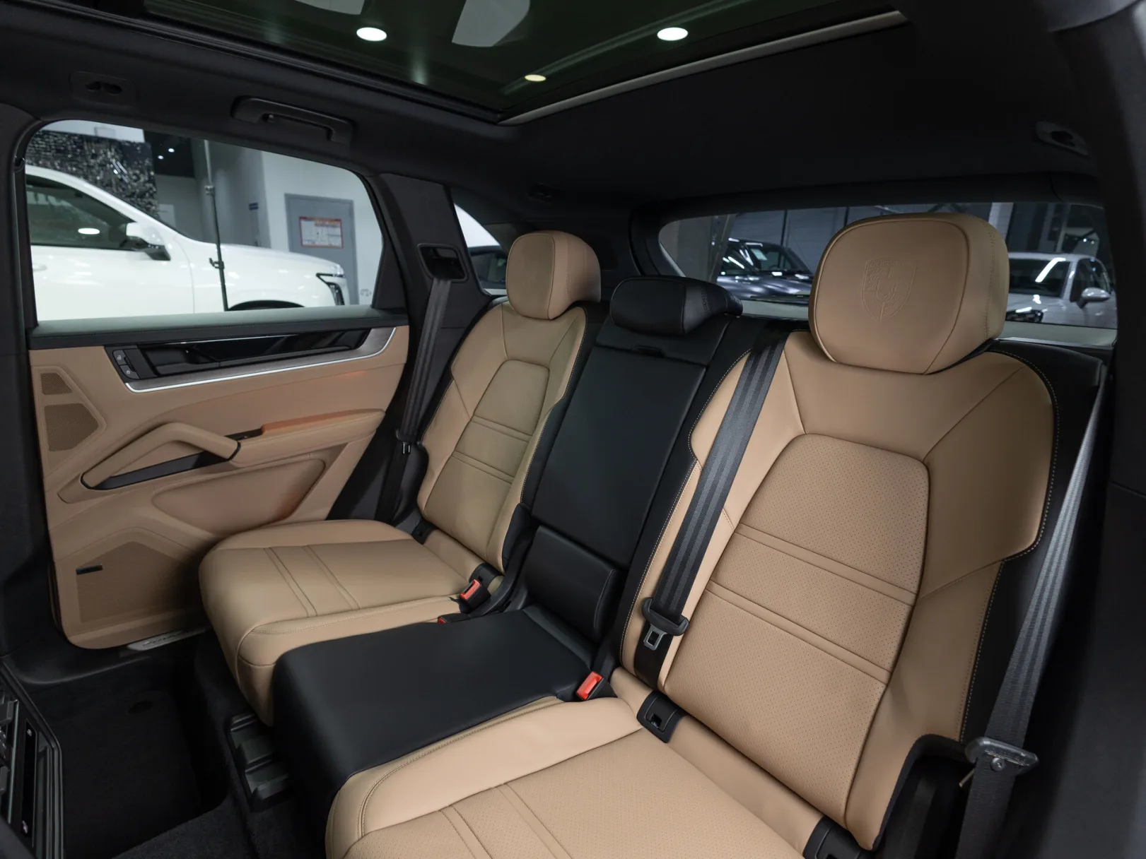 Porsche Cayenne Базовая III Рестайлинг, 2025 — экстерьер, фото 25