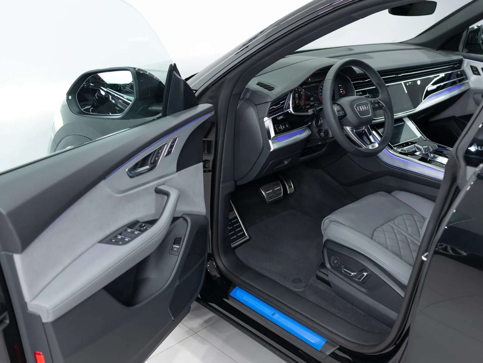 Audi Q8 55 TFSI I (4M) Рестайлинг, 2025 — экстерьер, фото 7