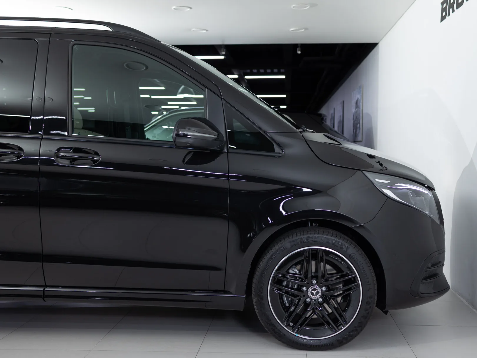 Mercedes-Benz V-Класс Exclusive AMG Line III (W447) Рестайлинг 2, 2025 — экстерьер, фото 32