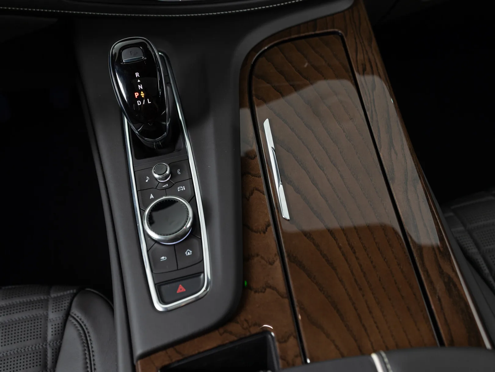 Cadillac Escalade Sport Platinum V, 2024 — экстерьер, фото 33