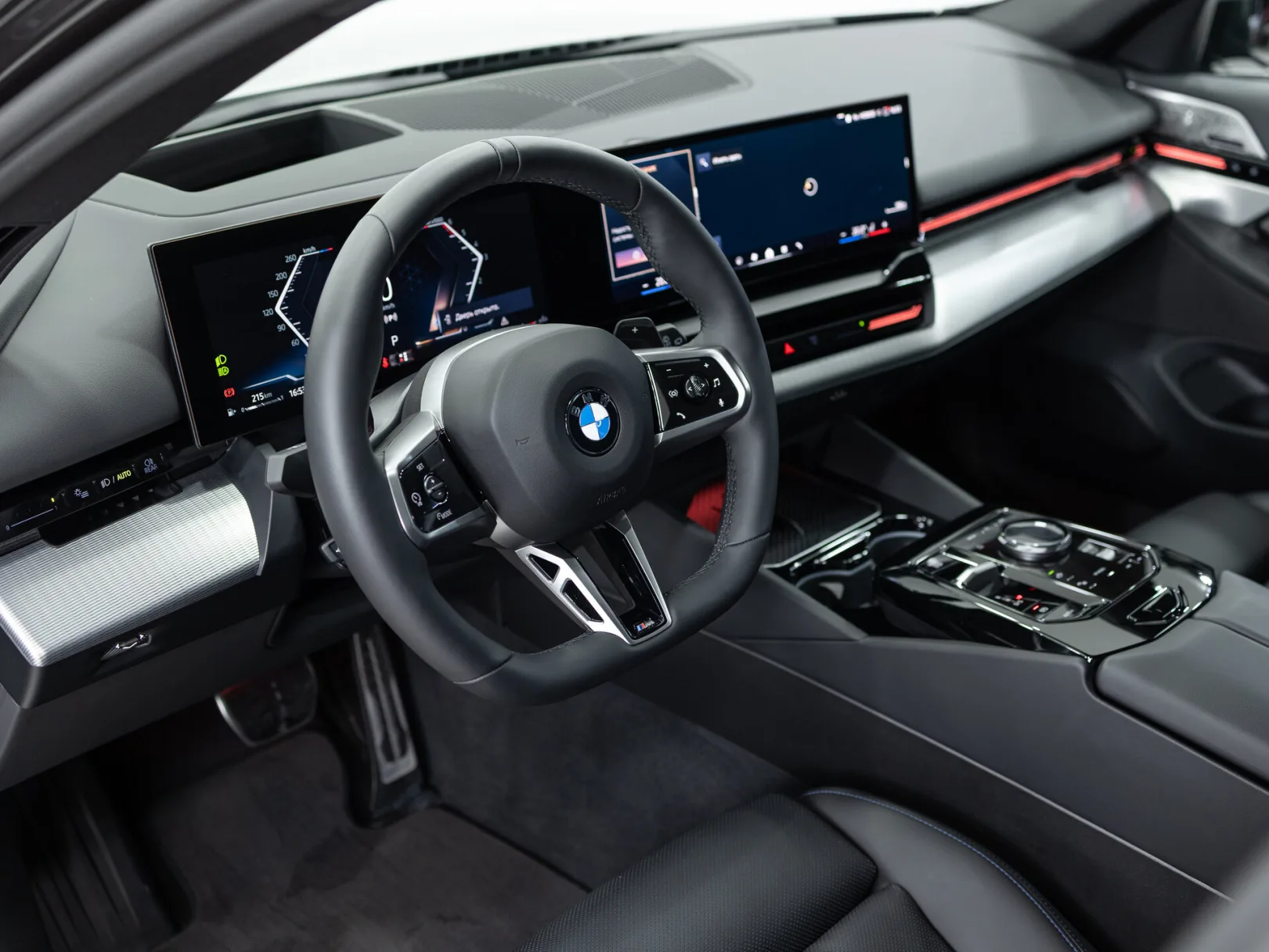 BMW 5 серии 520d xDrive Touring VIII (G60/G61/G68), 2024 — экстерьер, фото 10