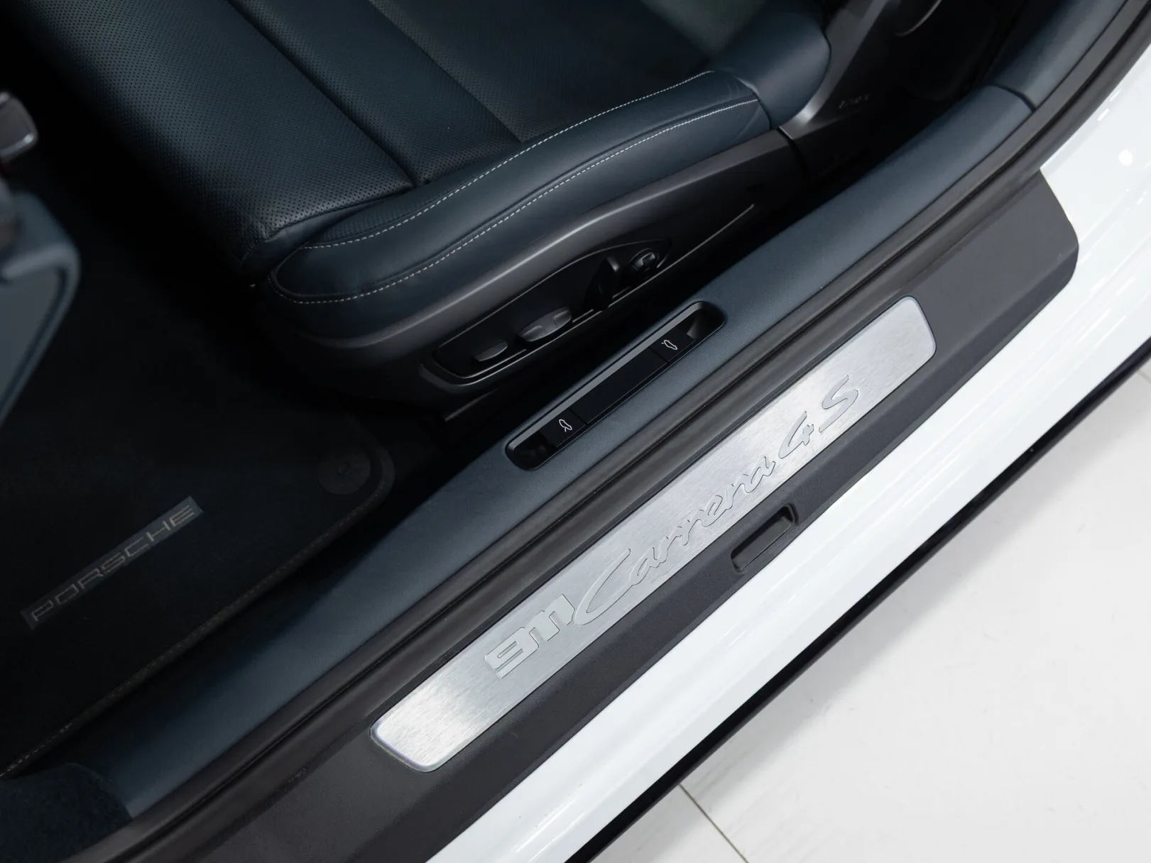Porsche 911 Carrera 4S VIII (992), 2021 — экстерьер, фото 12