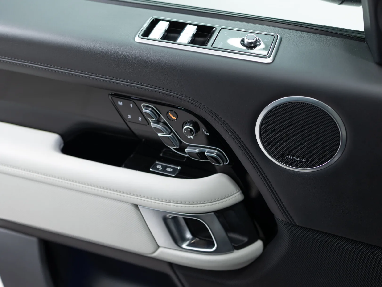 Land Rover Range Rover SVAutobiography Dynamic IV Рестайлинг, 2019 — экстерьер, фото 9