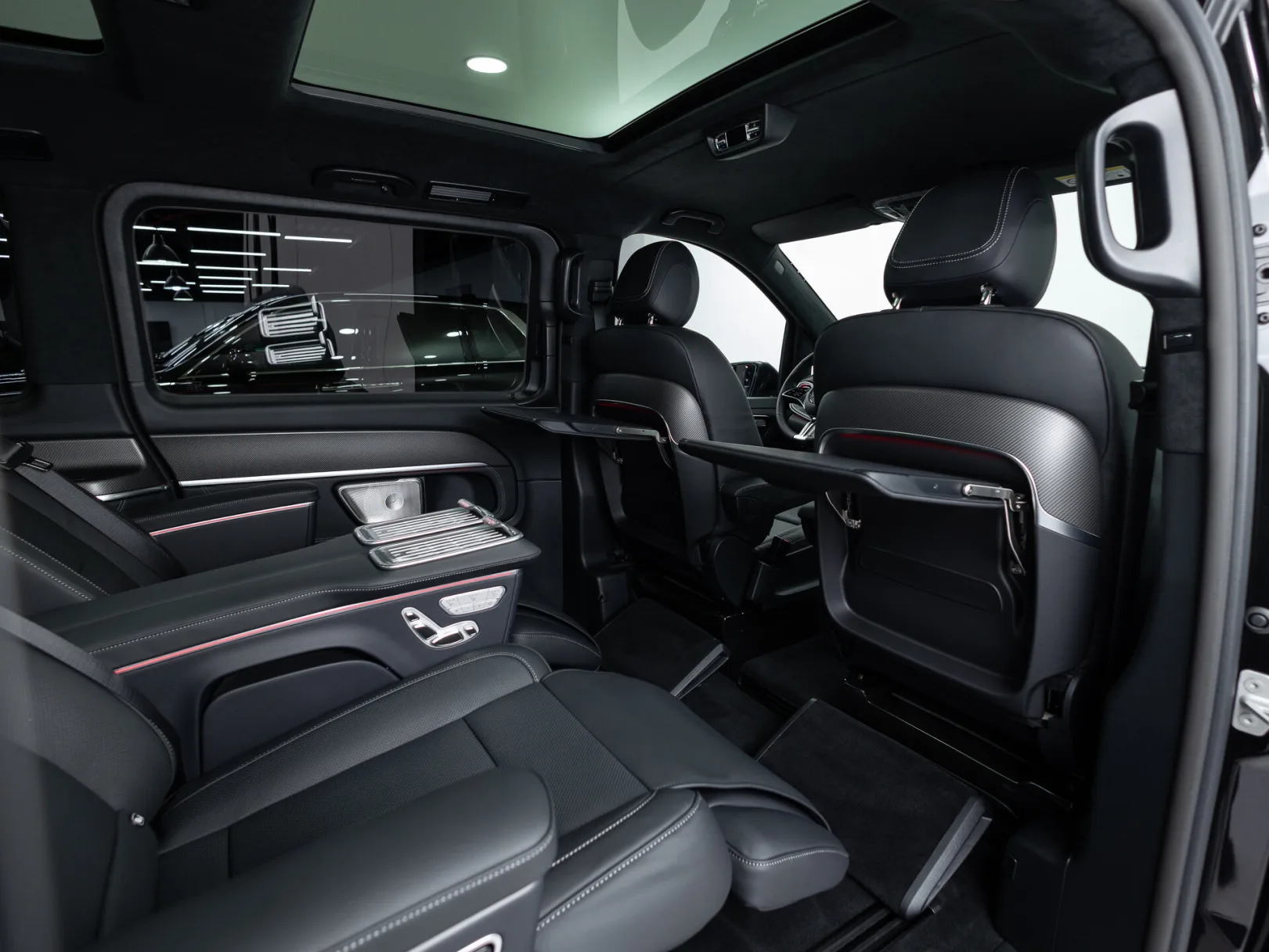 Mercedes-Benz V-Класс Exclusive AMG Line III (W447) Рестайлинг 2, 2025 — экстерьер, фото 27