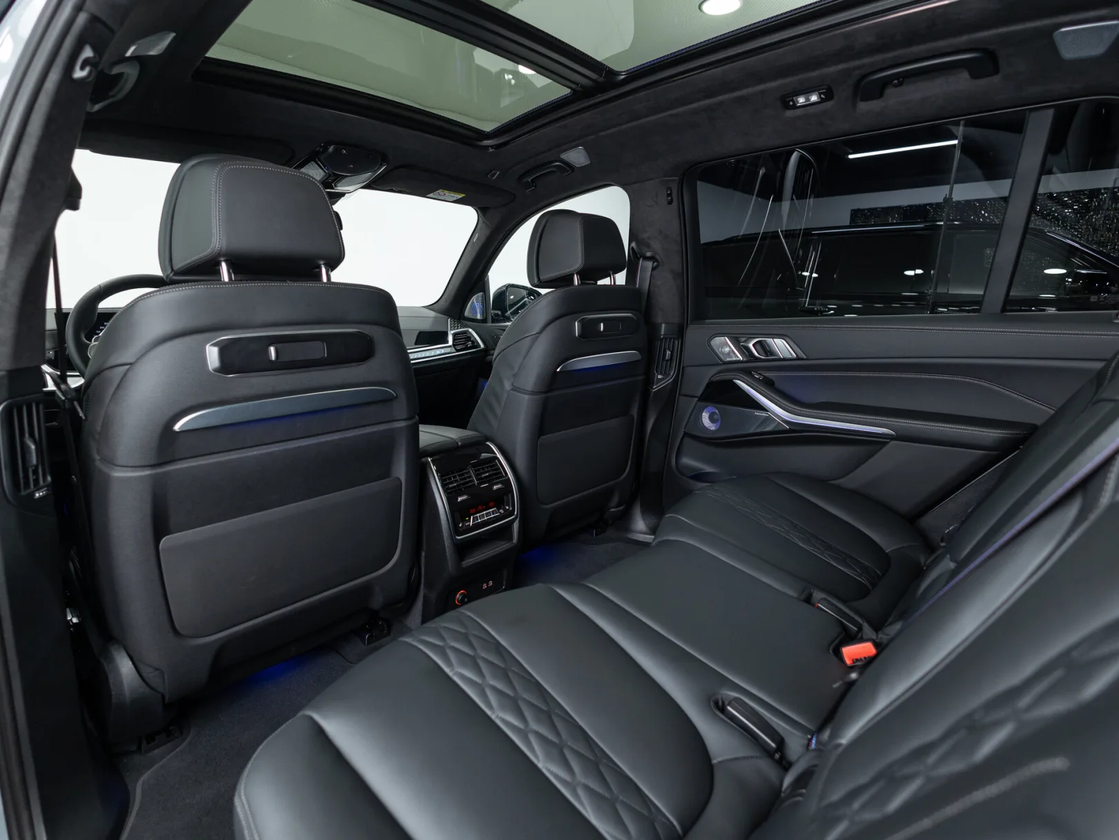 BMW X7 xDrive40d M Sport Pro I (G07) Рестайлинг, 2025 — экстерьер, фото 28