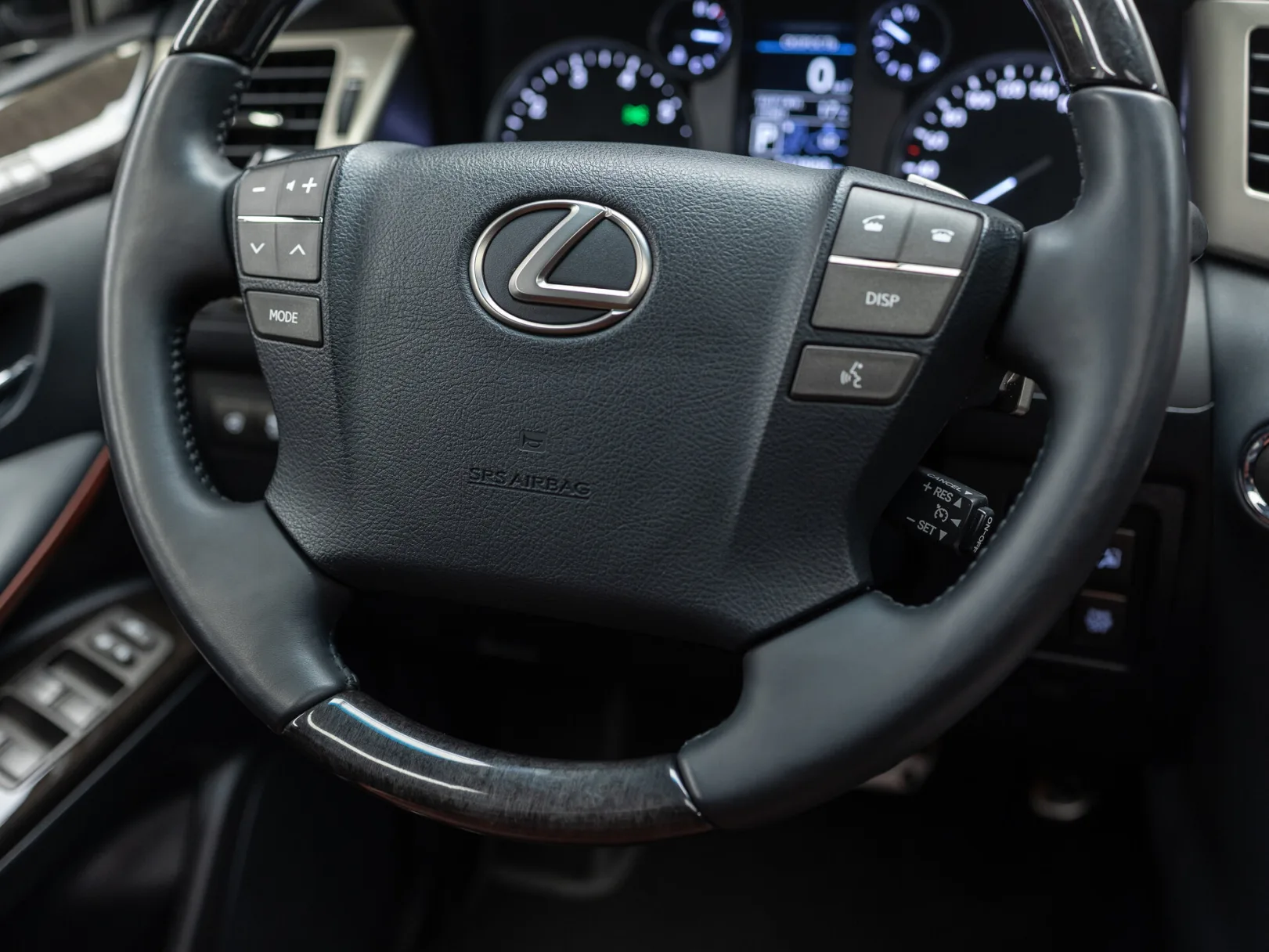 Lexus LX 25th Anniversary Edition 2 III Рестайлинг, 2015 — экстерьер, фото 17