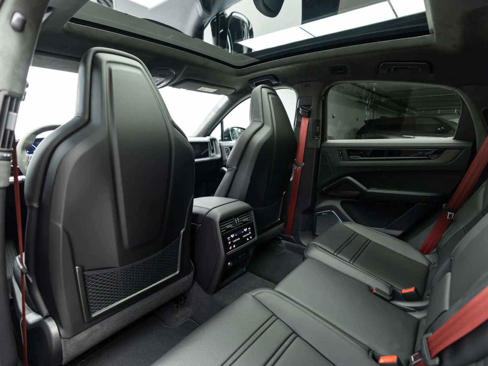 Porsche Cayenne GTS Coupé III Рестайлинг, 2026 — экстерьер, фото 27