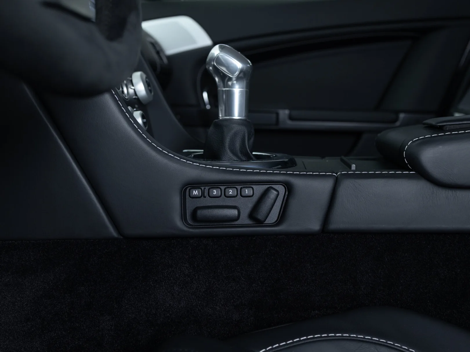 Aston Martin V12 Vantage Carbon Black I, 2010 — экстерьер, фото 11