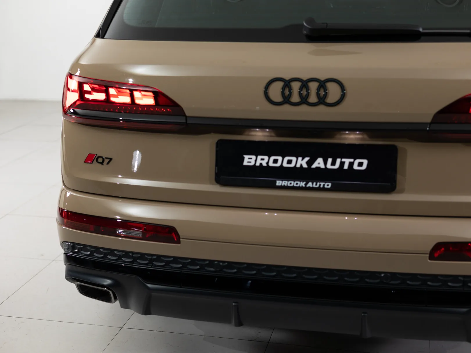 Audi Q7 55 TFSI quattro tiptronic II (4M) Рестайлинг 2, 2024 — экстерьер, фото 31