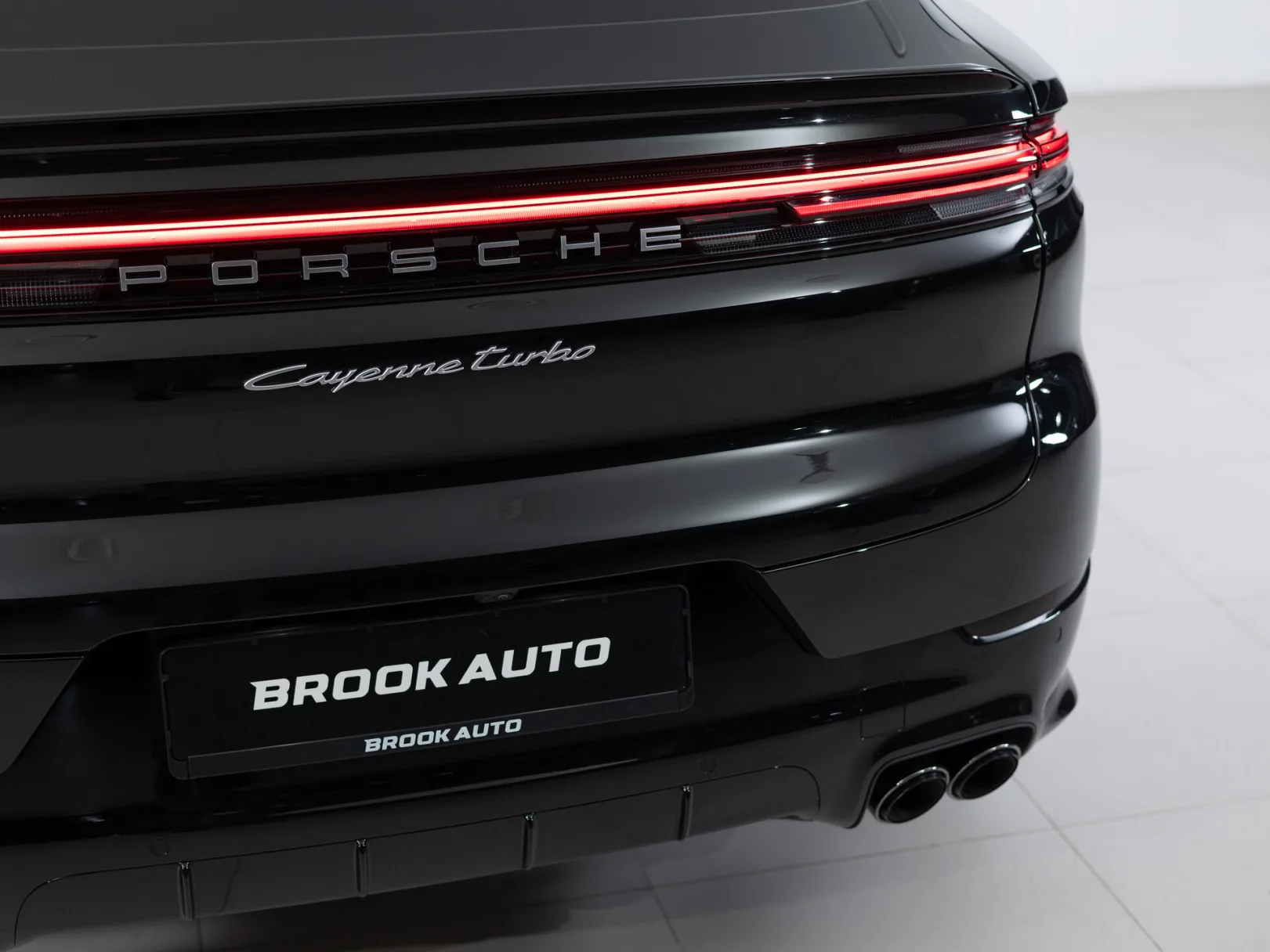 Porsche Cayenne Turbo E-Hybrid Coupé III Рестайлинг, 2024 — экстерьер, фото 35