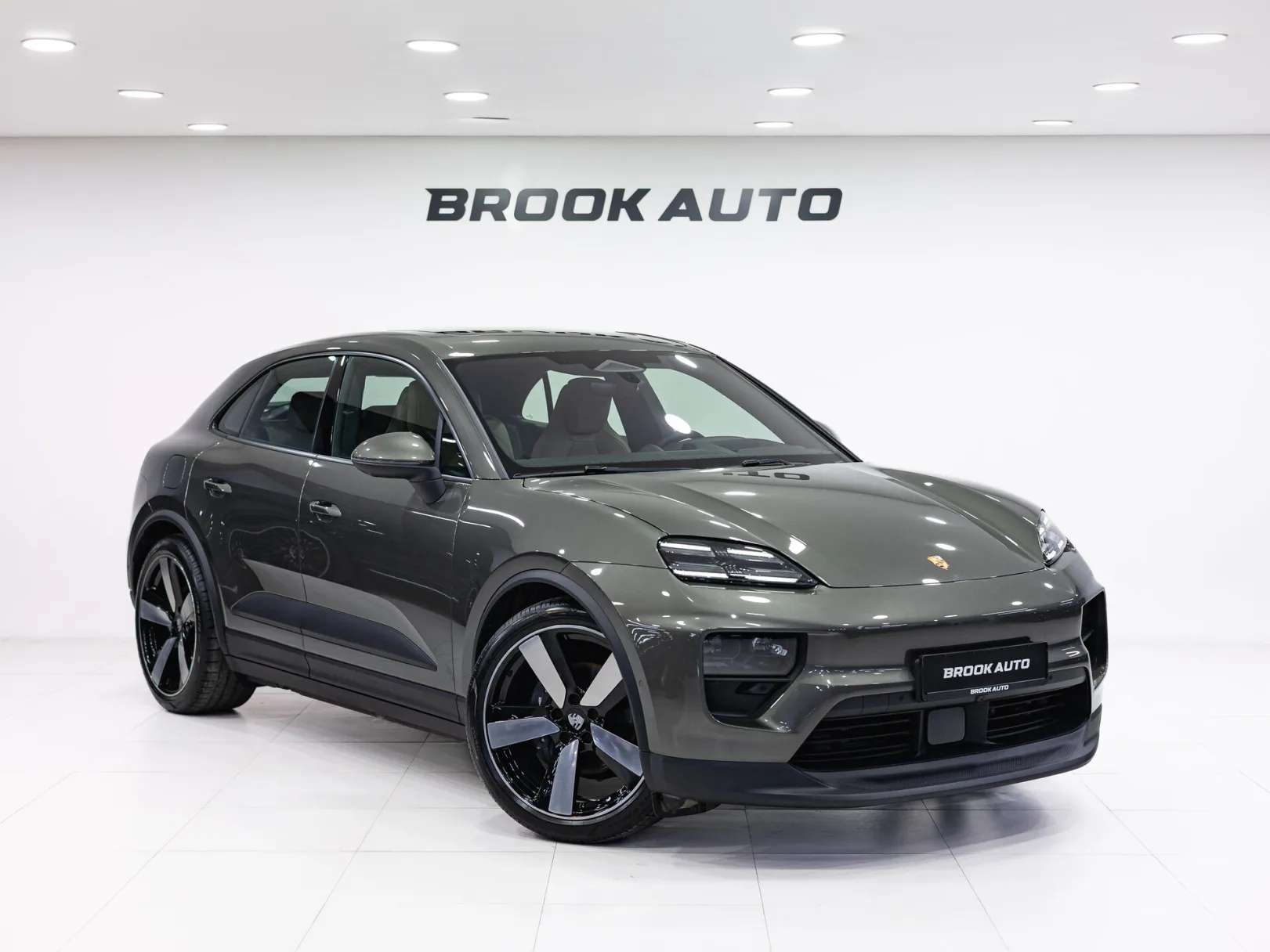 Porsche Macan Electric II, 2025 — экстерьер, фото 3