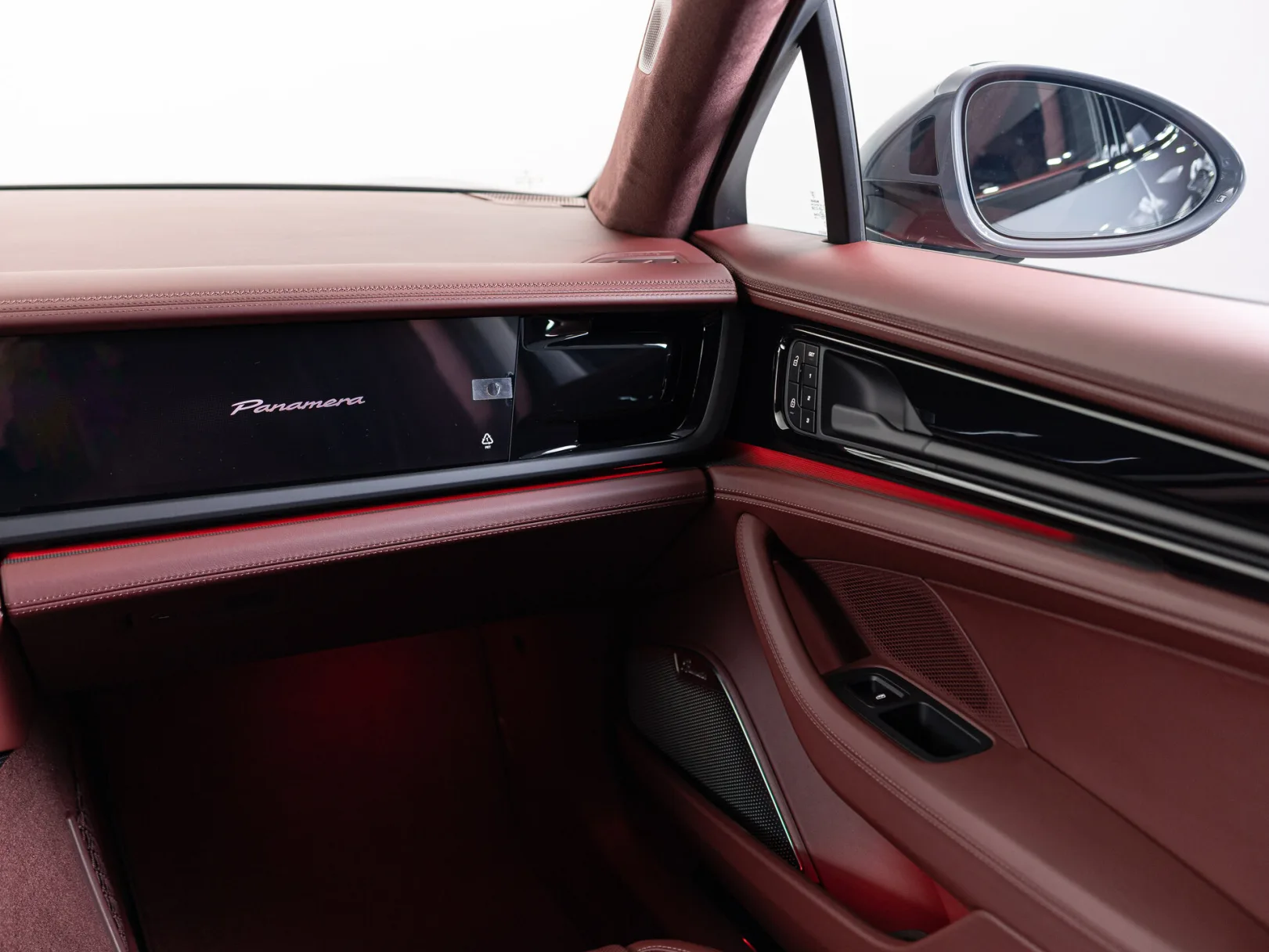 Porsche Panamera Turbo E-Hybrid III, 2025 — экстерьер, фото 21