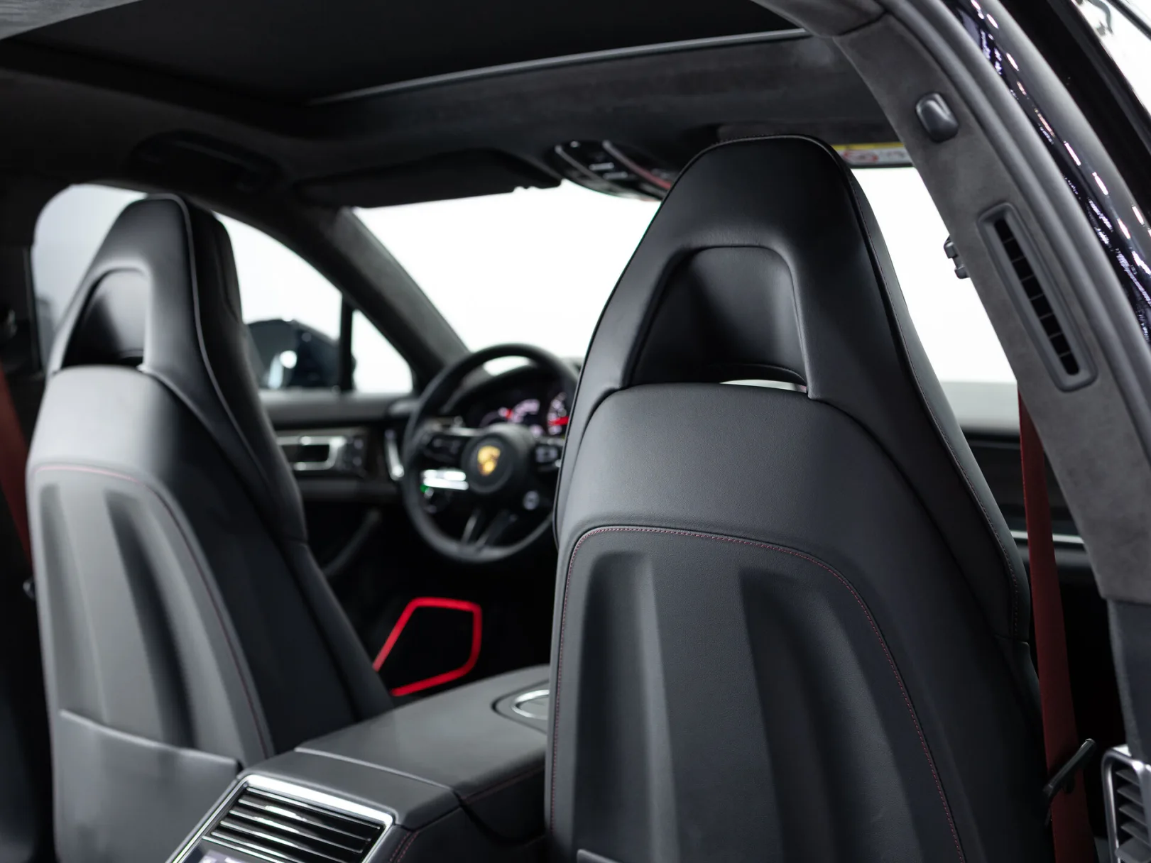 Porsche Panamera GTS II Рестайлинг, 2022 — экстерьер, фото 27