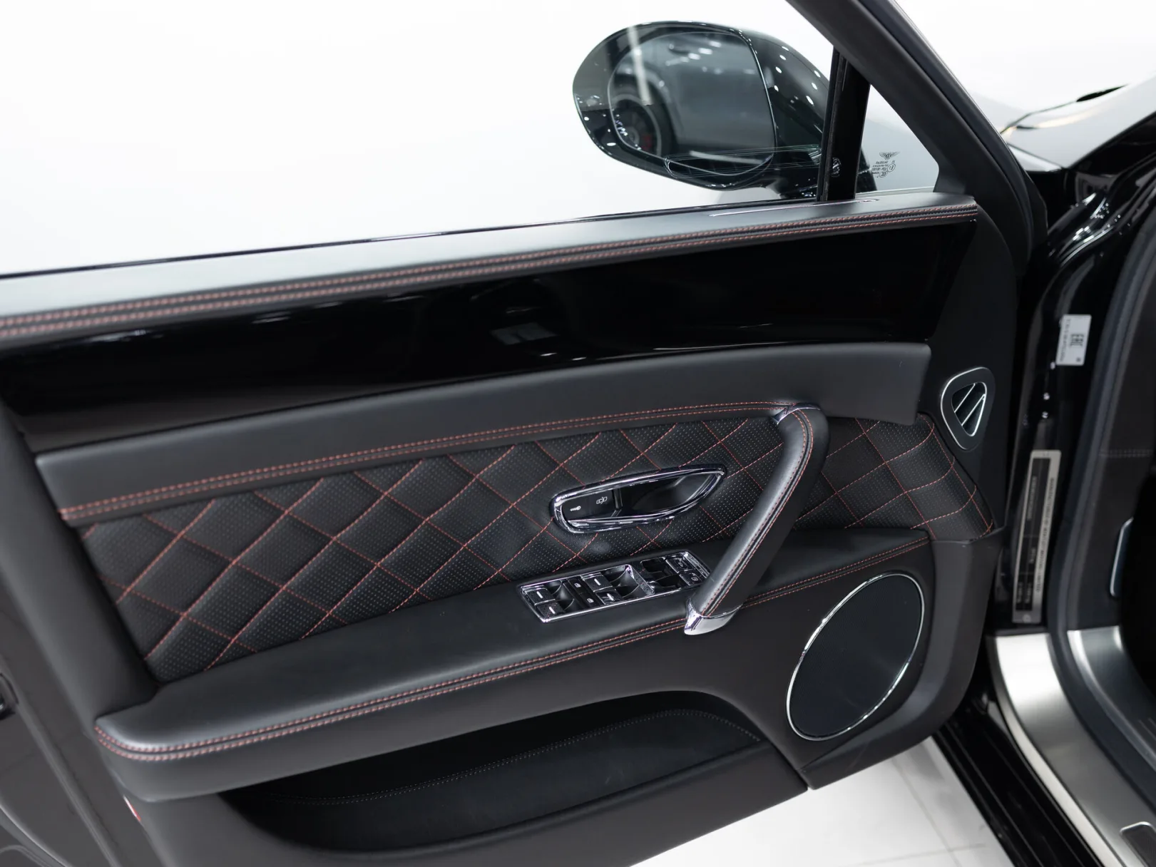 Bentley Flying Spur Individual II, 2017 — экстерьер, фото 8