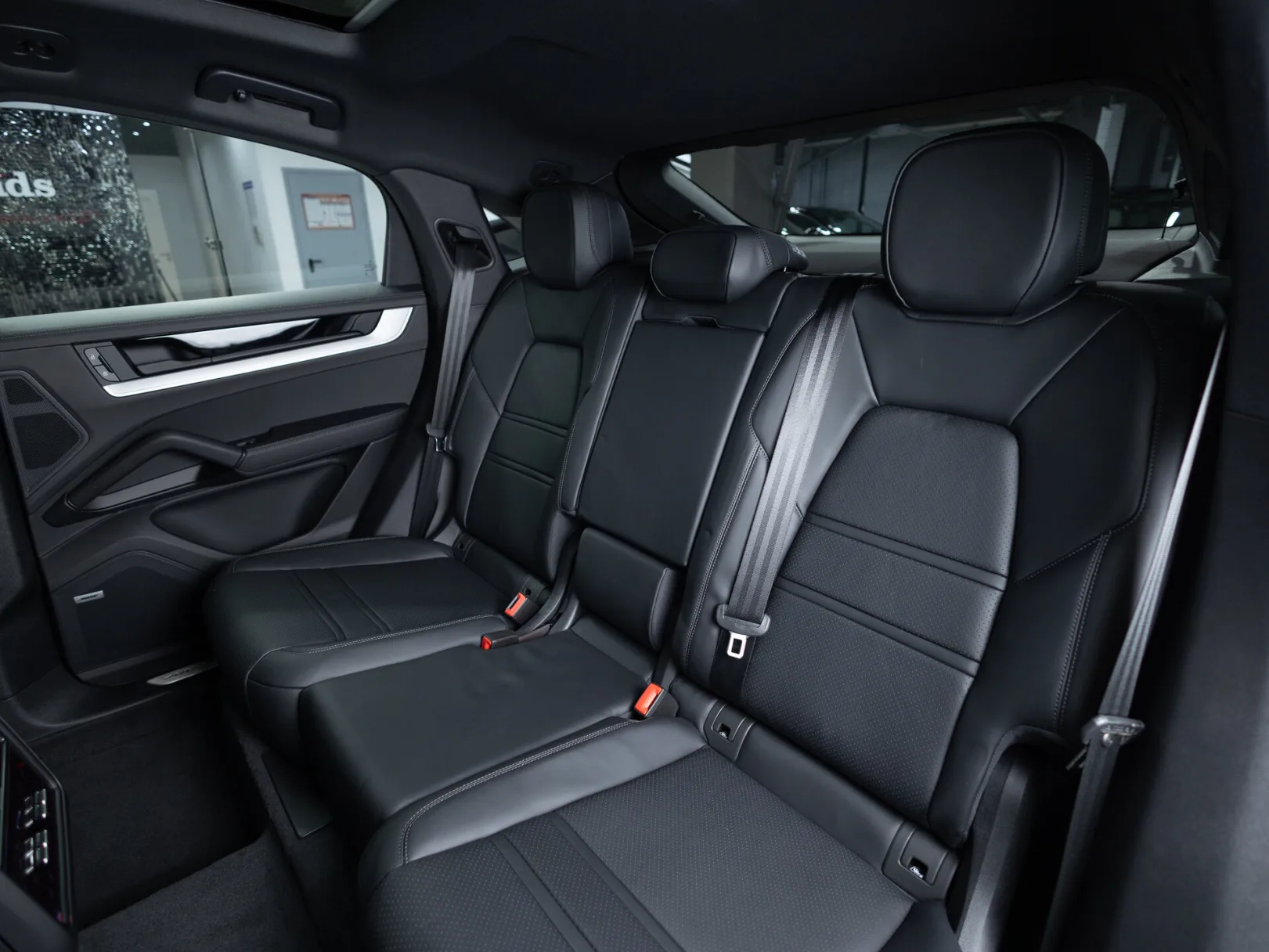 Porsche Cayenne Coupé III Рестайлинг, 2024 — экстерьер, фото 24