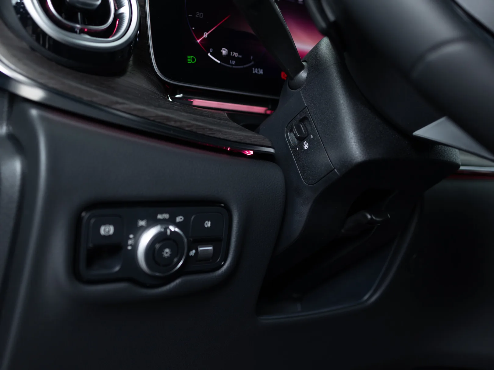 Mercedes-Benz V-Класс Exclusive III (W447) Рестайлинг 2, 2024 — экстерьер, фото 9