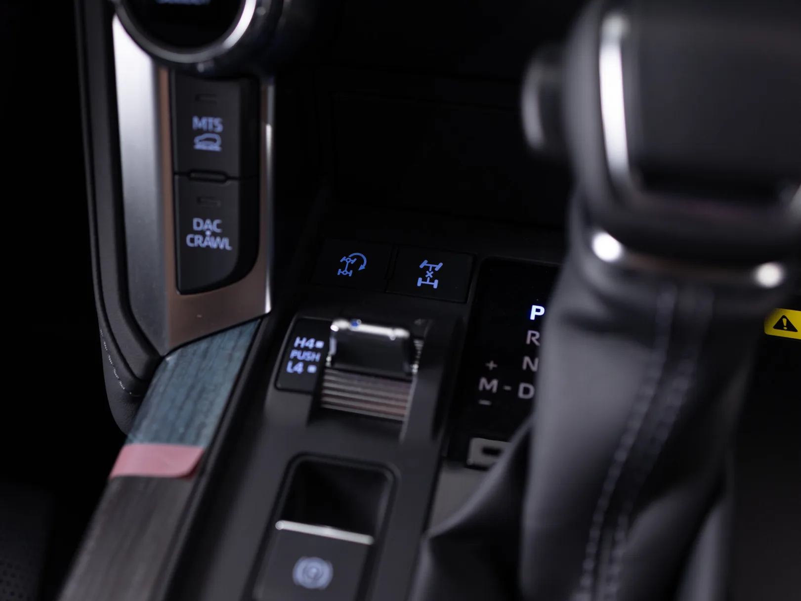 Toyota Land Cruiser 300 Series, 2023 — экстерьер, фото 21