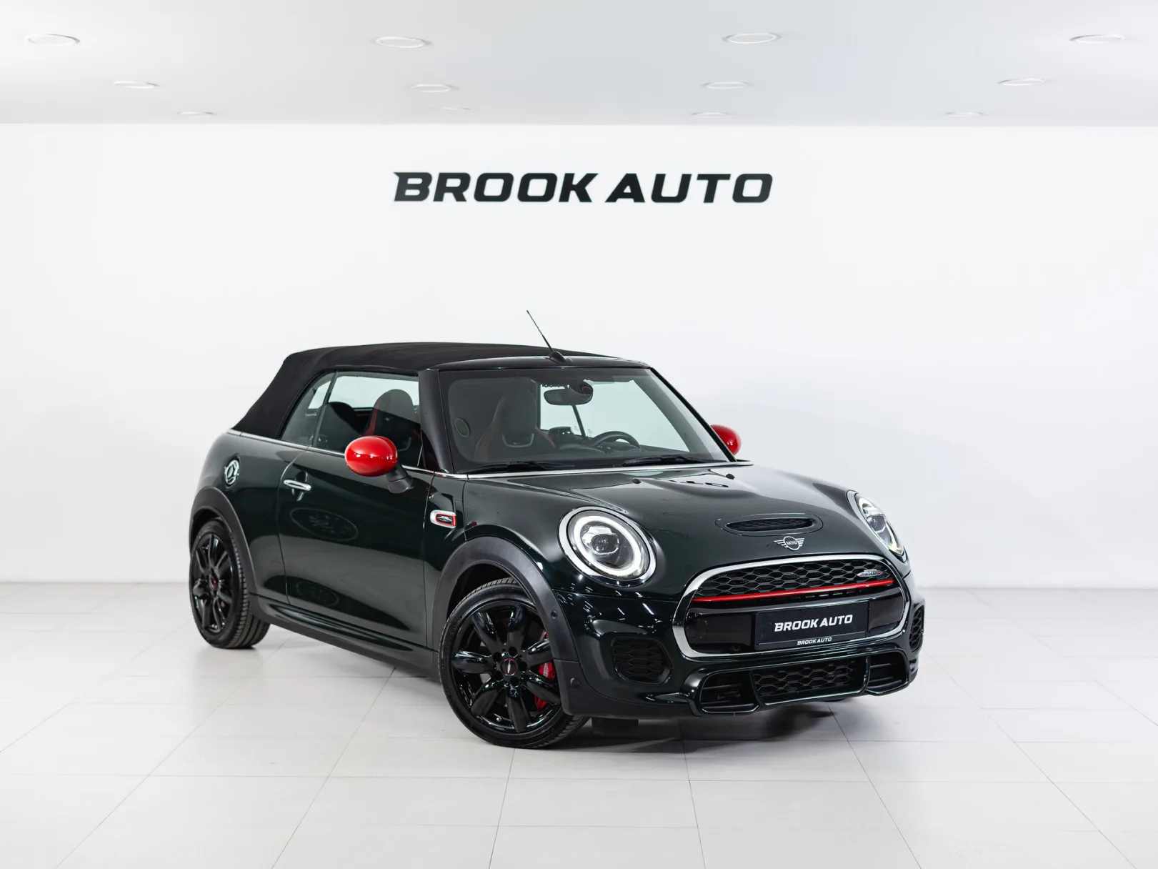 Mini Cabrio JCW III Рестайлинг, 2019 — экстерьер, фото 6