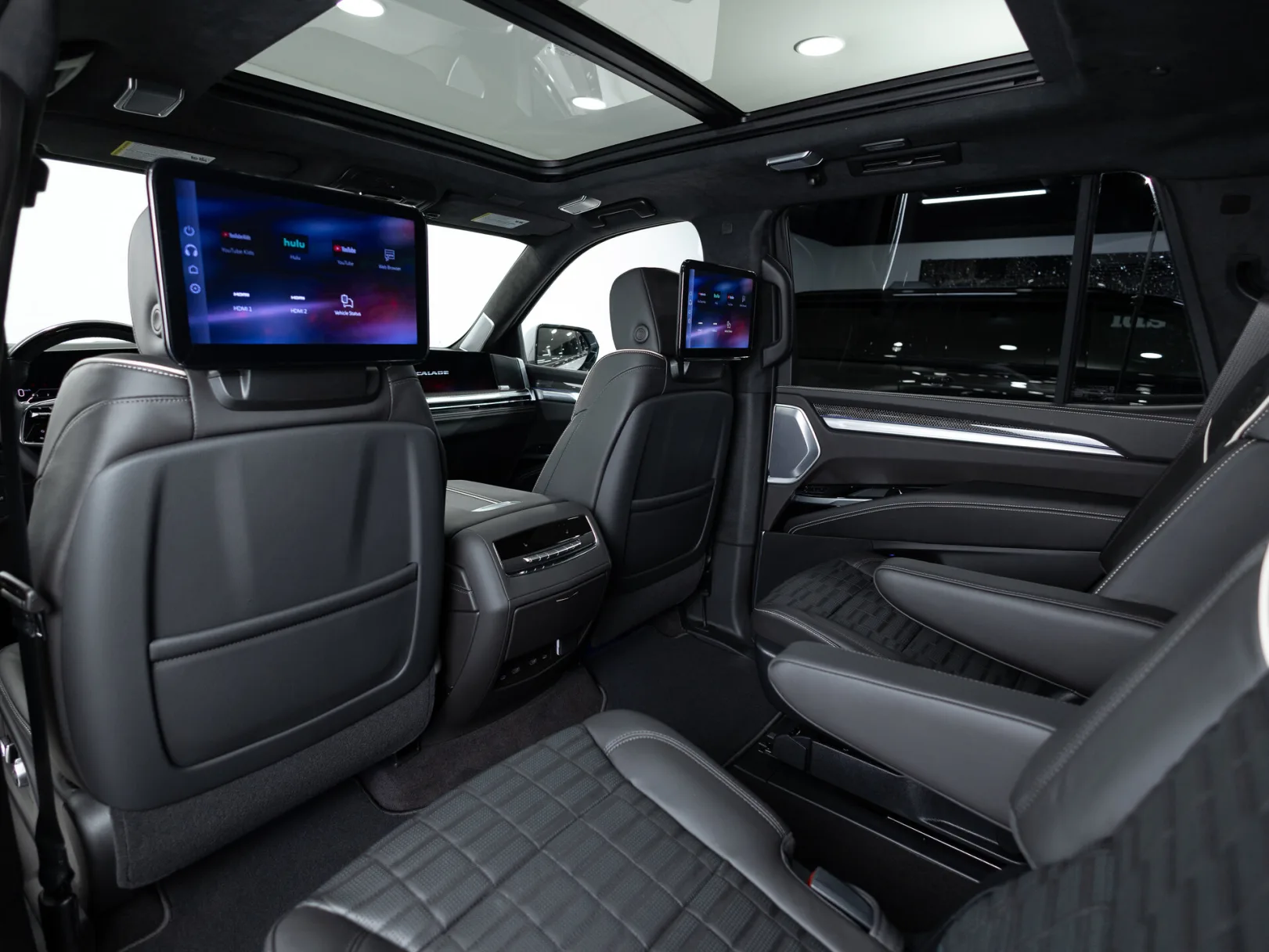 Cadillac Escalade-V V-series I Рестайлинг, 2025 — экстерьер, фото 32