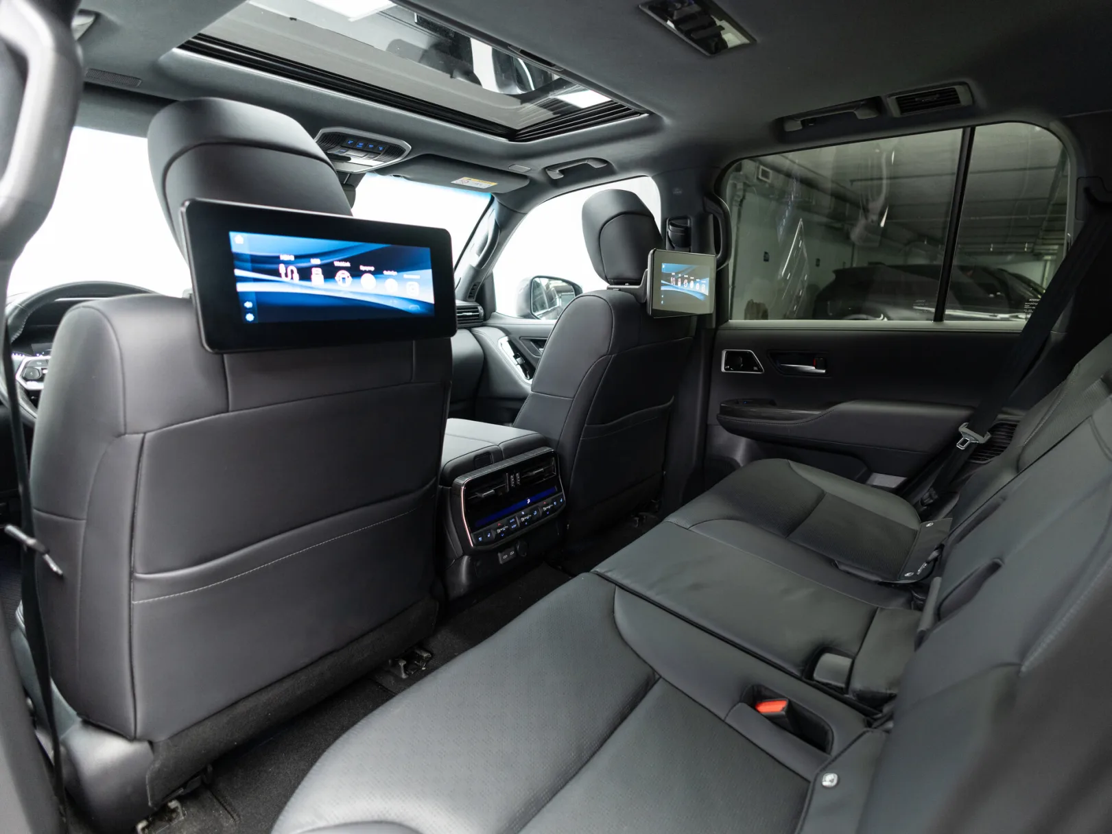 Toyota Land Cruiser Премиум Плюс 300 Series, 2024 — экстерьер, фото 29