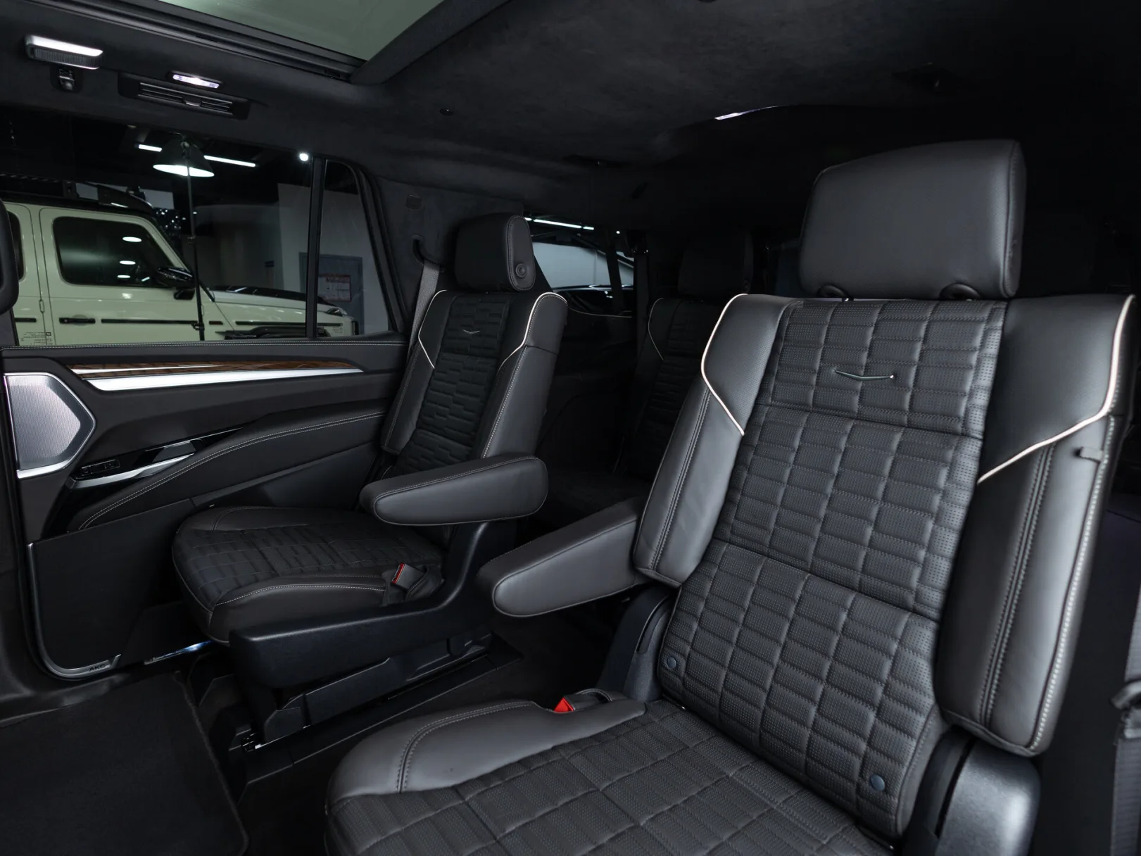 Cadillac Escalade Sport Platinum V Рестайлинг, 2025 — экстерьер, фото 33