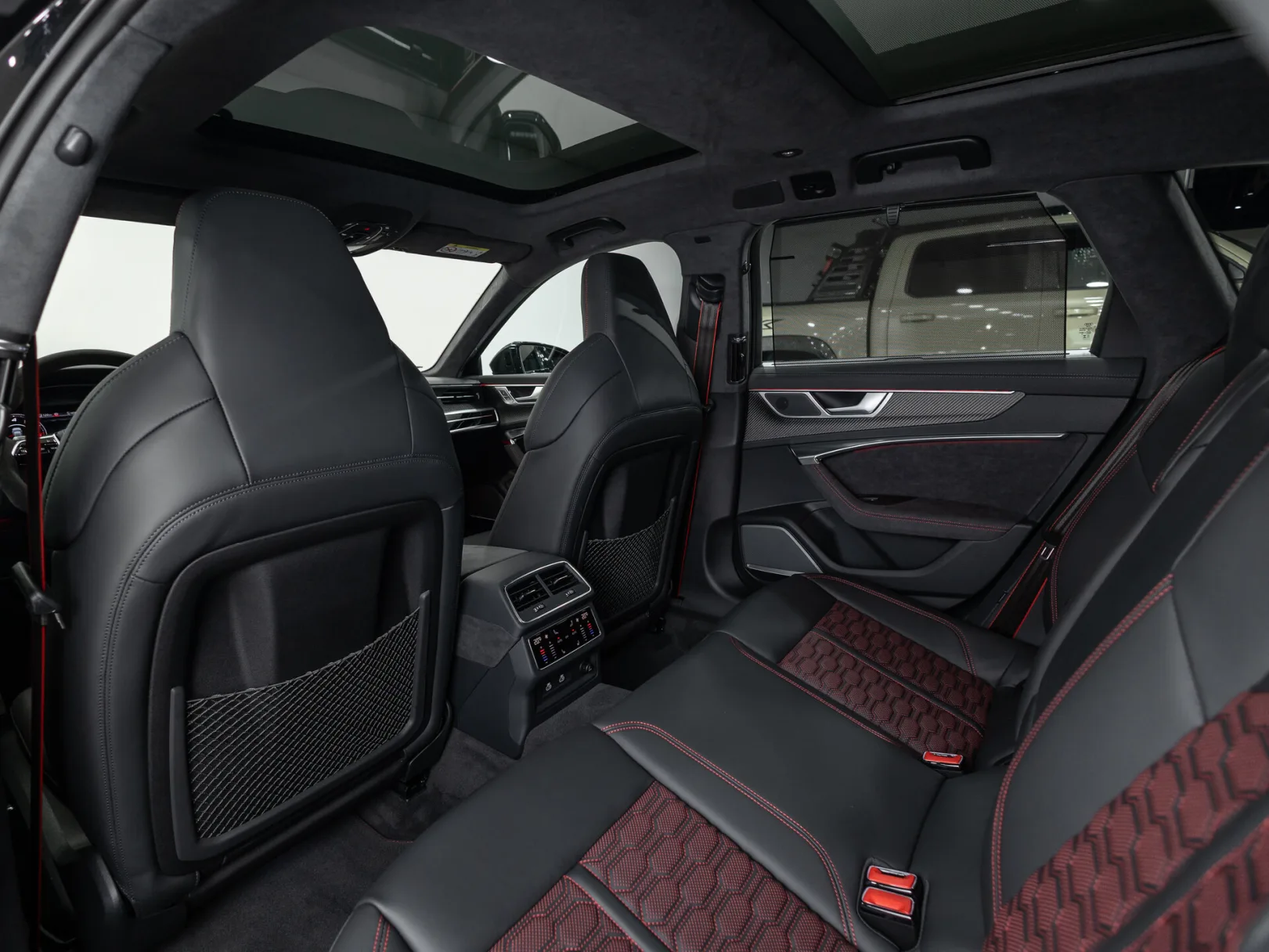 Audi RS 6 RS6 Avant performance IV (C8), 2025 — экстерьер, фото 25