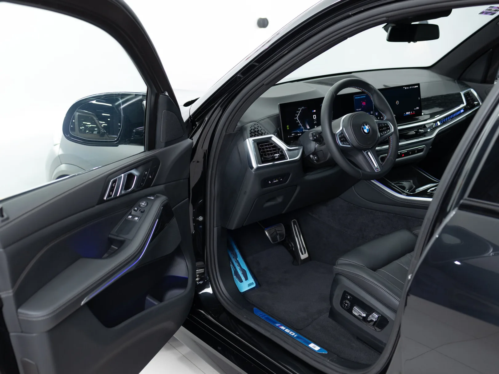 BMW X5 M60i IV (G05/G18) Рестайлинг, 2024 — экстерьер, фото 9