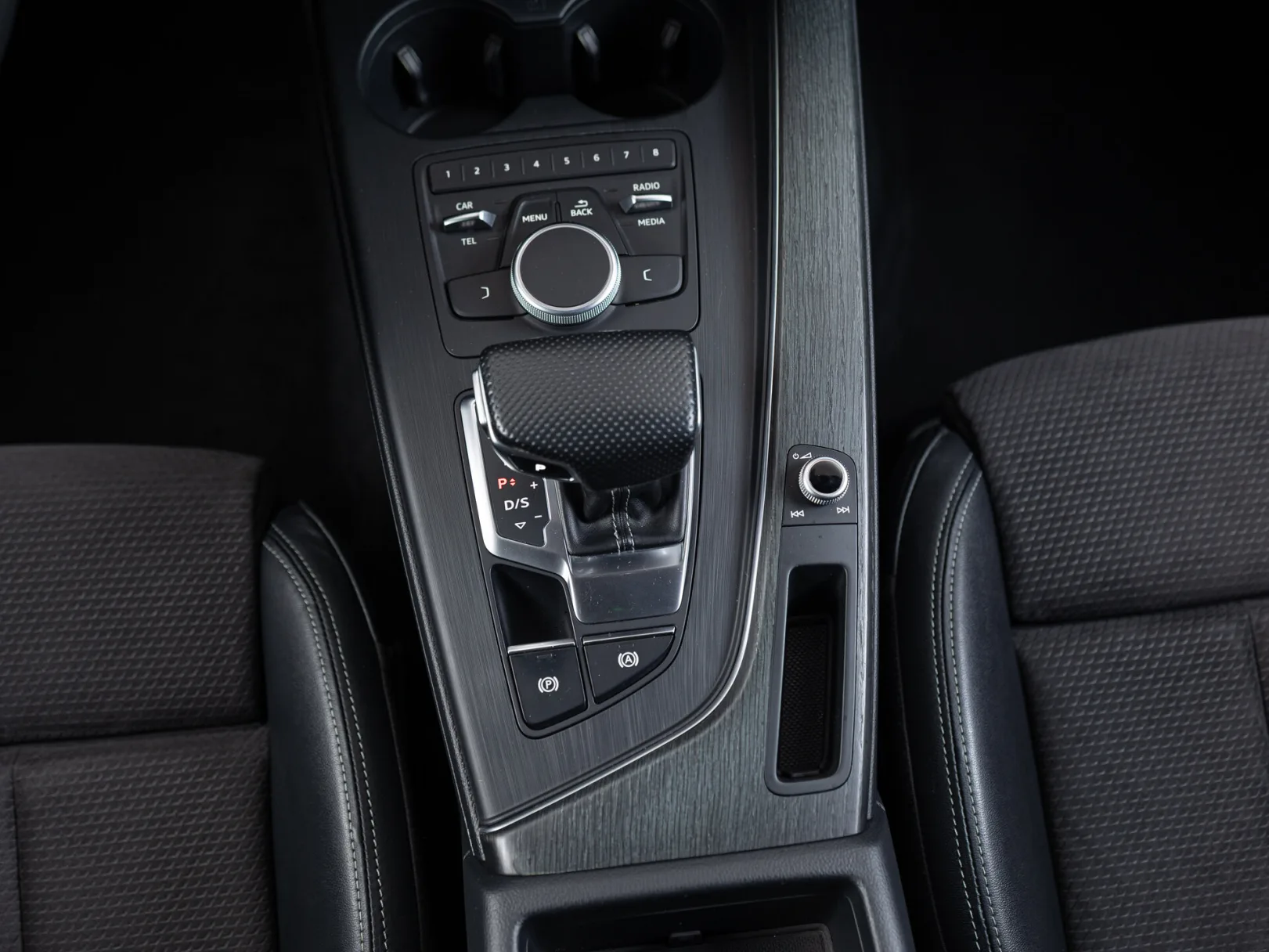 Audi A4 40 TDI quattro S tronic V (B9), 2018 — экстерьер, фото 18