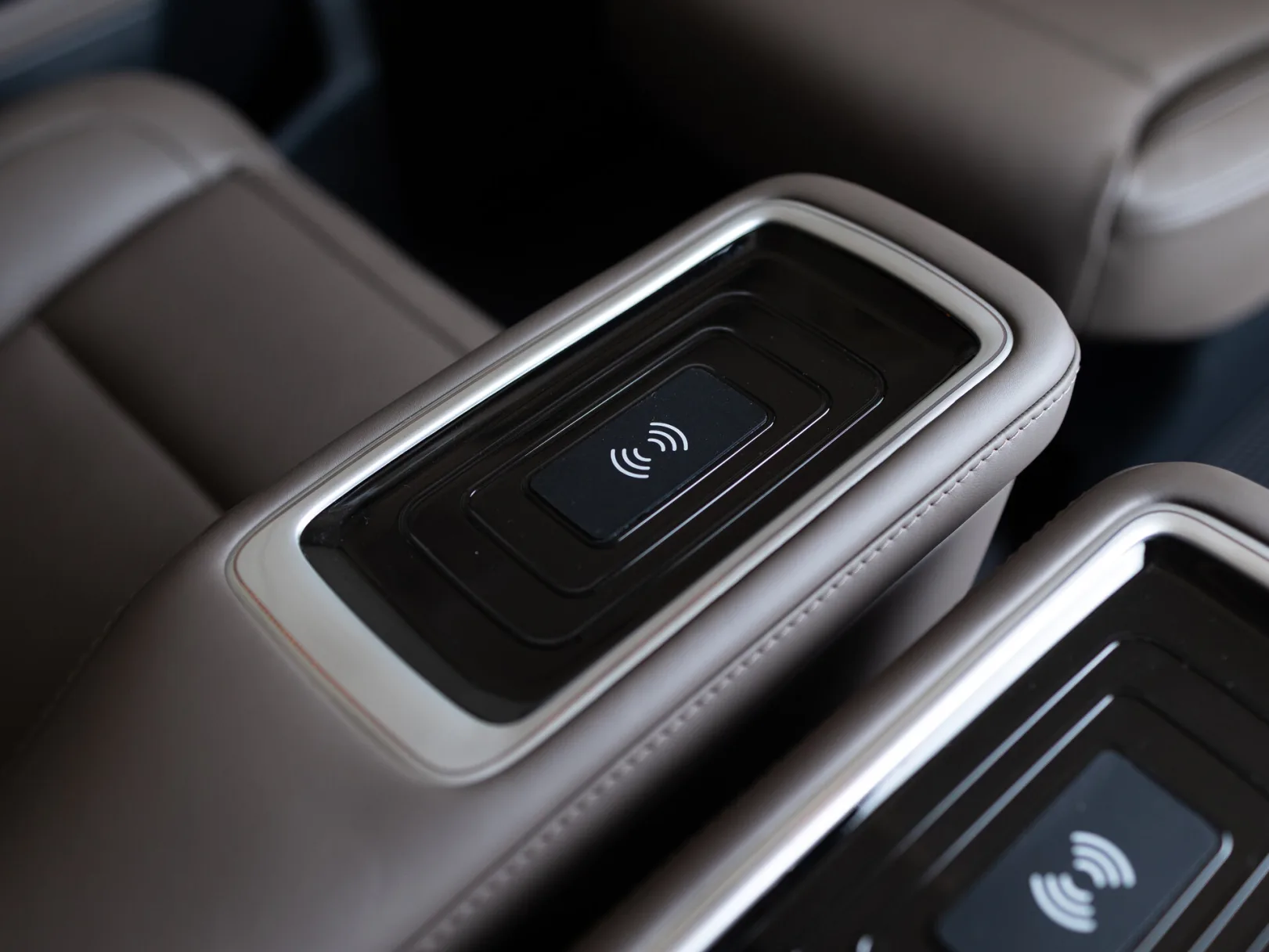 Mercedes-Benz V-Класс VIP III (W447) Рестайлинг, 2020 — экстерьер, фото 11