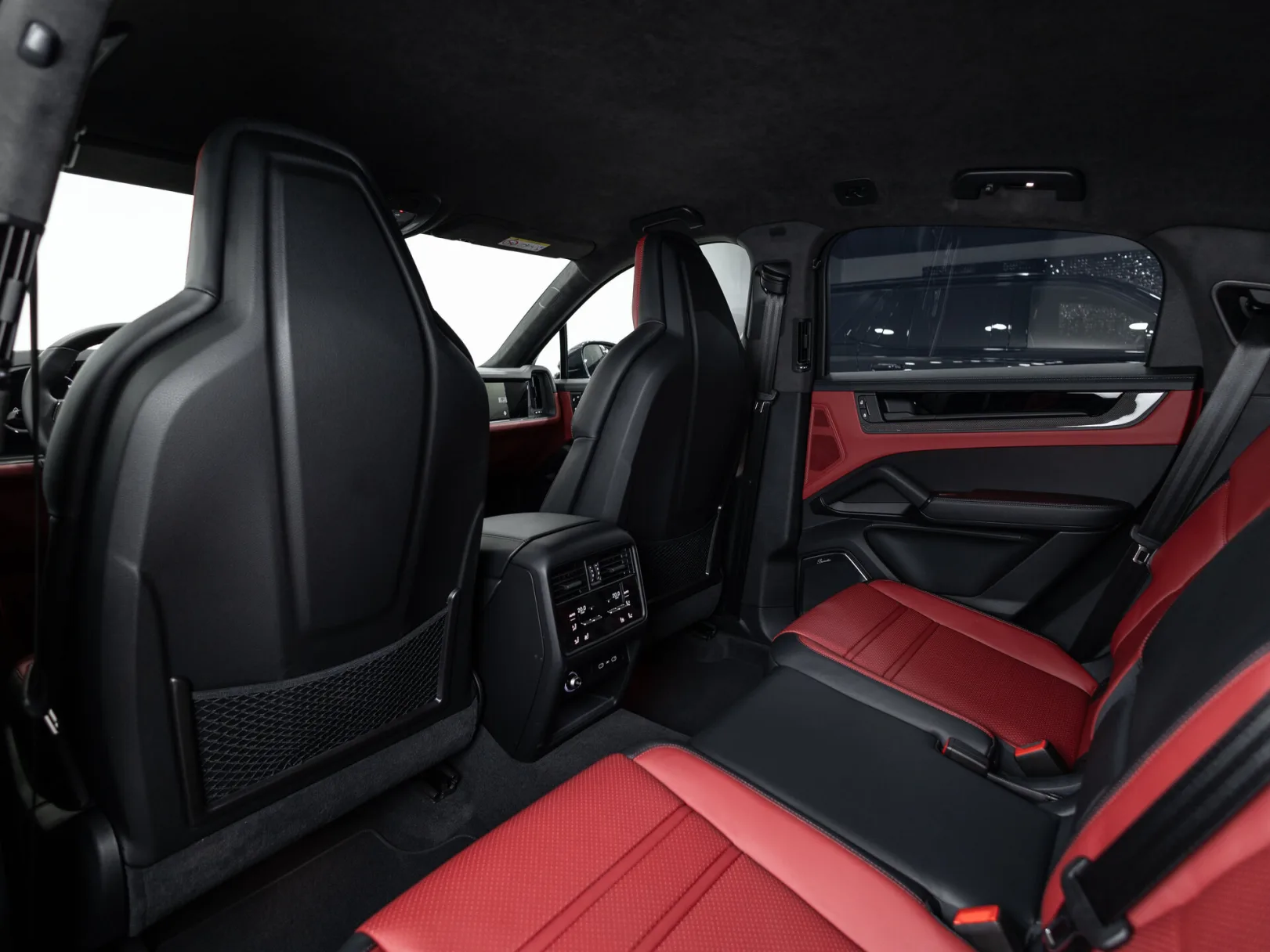 Porsche Cayenne Turbo GT III Рестайлинг, 2026 — экстерьер, фото 31