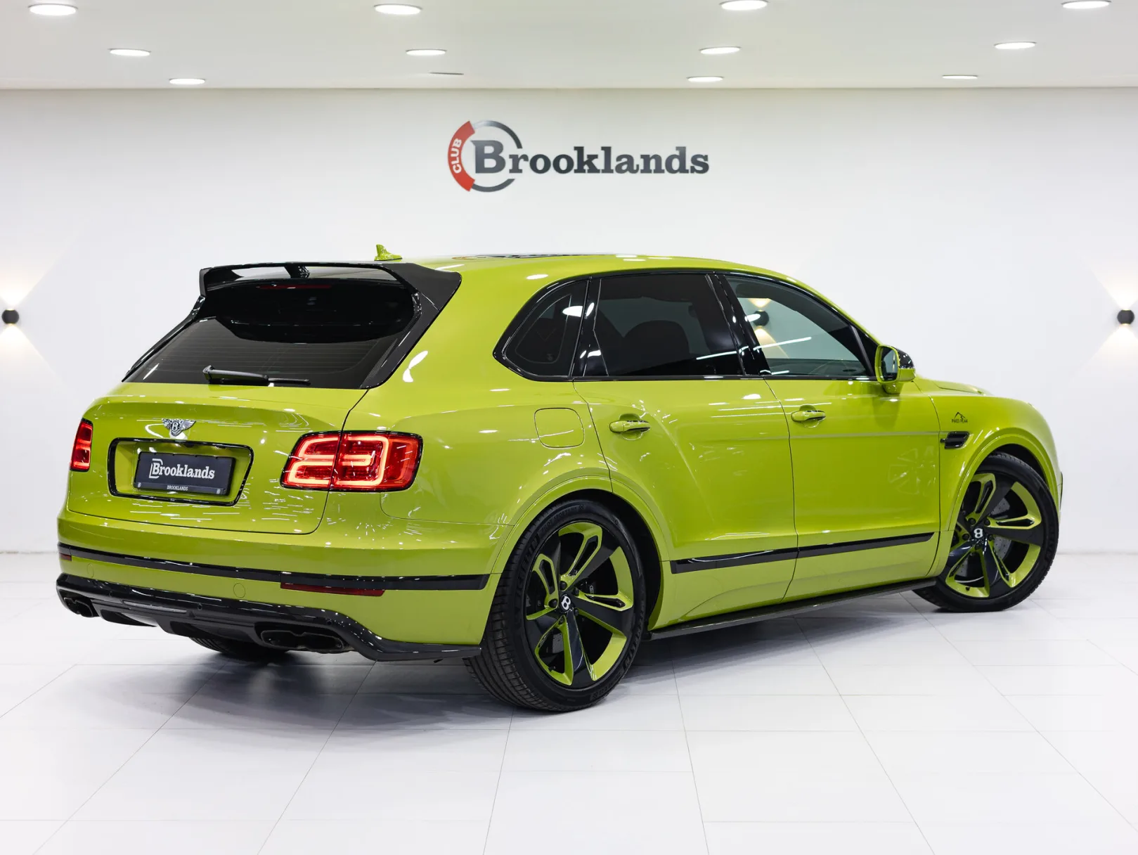 Bentley Bentayga Individual I, 2019 — экстерьер, фото 4