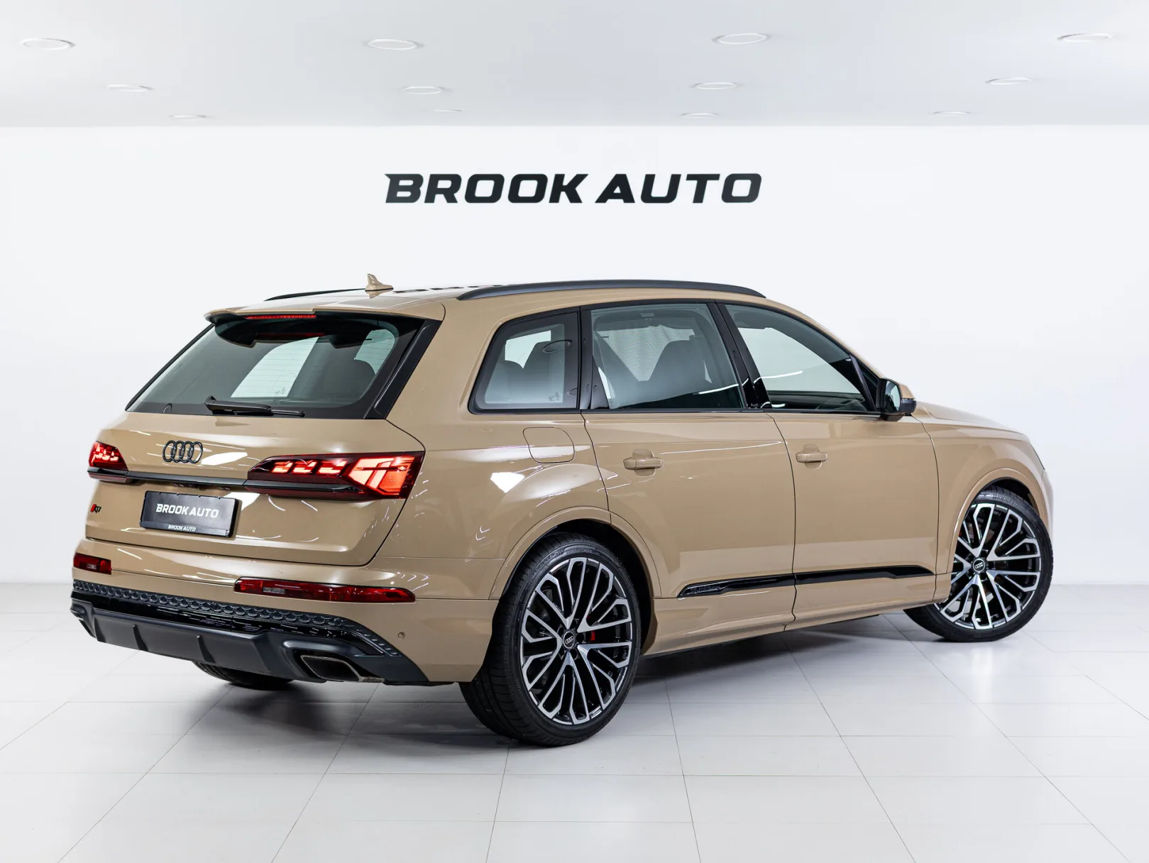 Audi Q7 55 TFSI quattro tiptronic II (4M) Рестайлинг 2, 2024 — экстерьер, фото 4