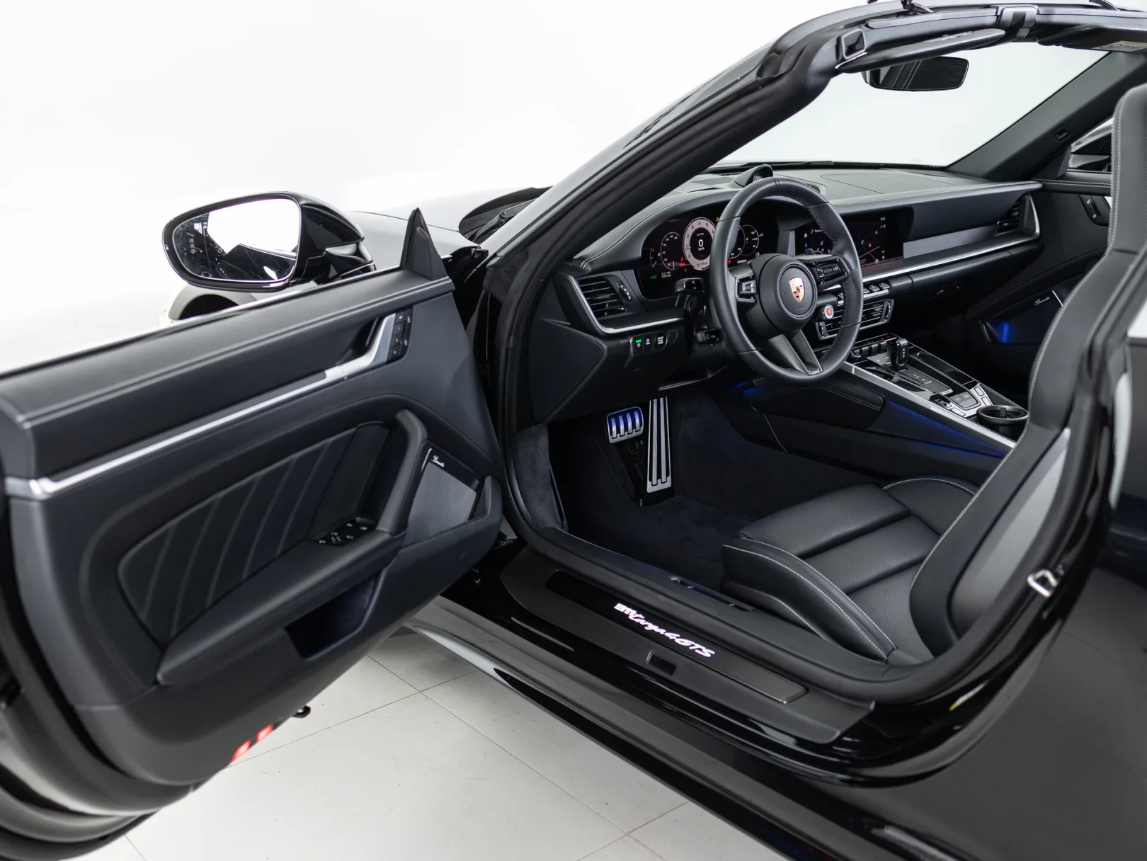 Porsche 911 Targa 4 GTS VIII (992) Рестайлинг, 2025 — экстерьер, фото 13