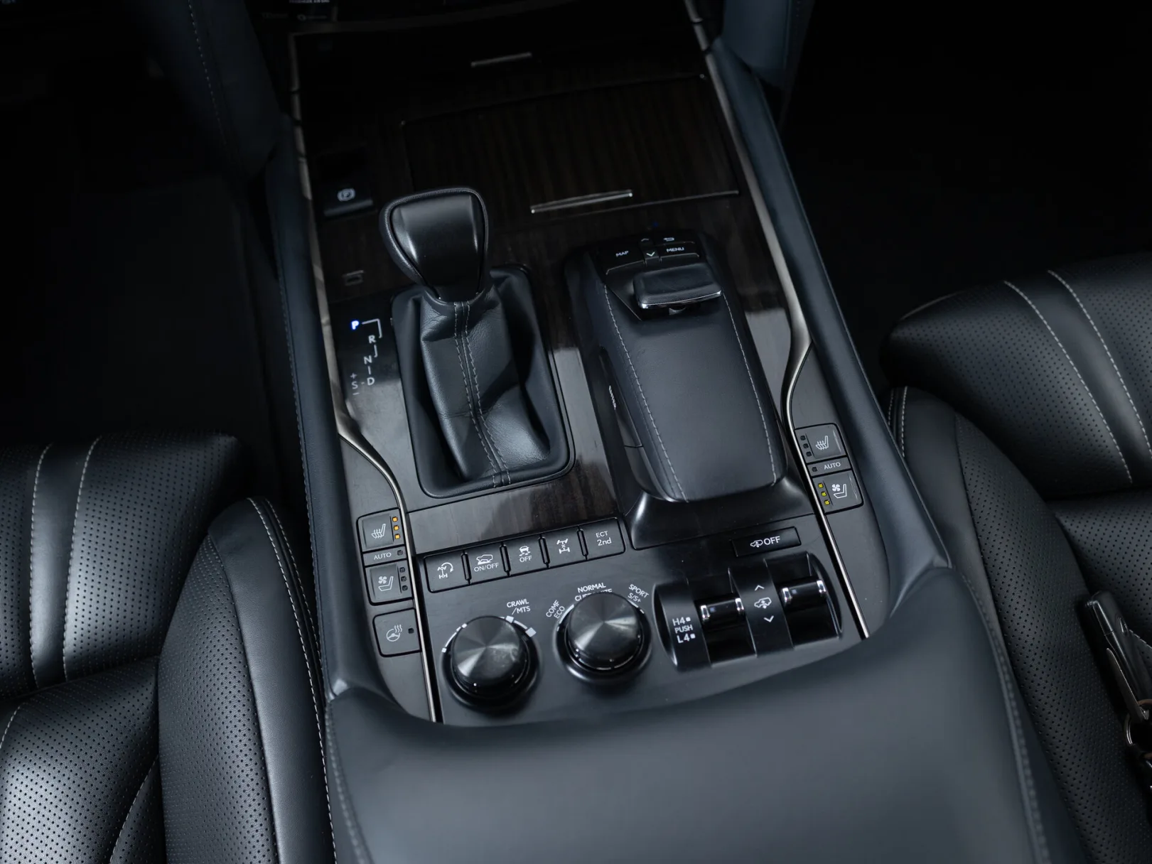 Lexus LX Luxury 21+ III Рестайлинг 2, 2020 — экстерьер, фото 19