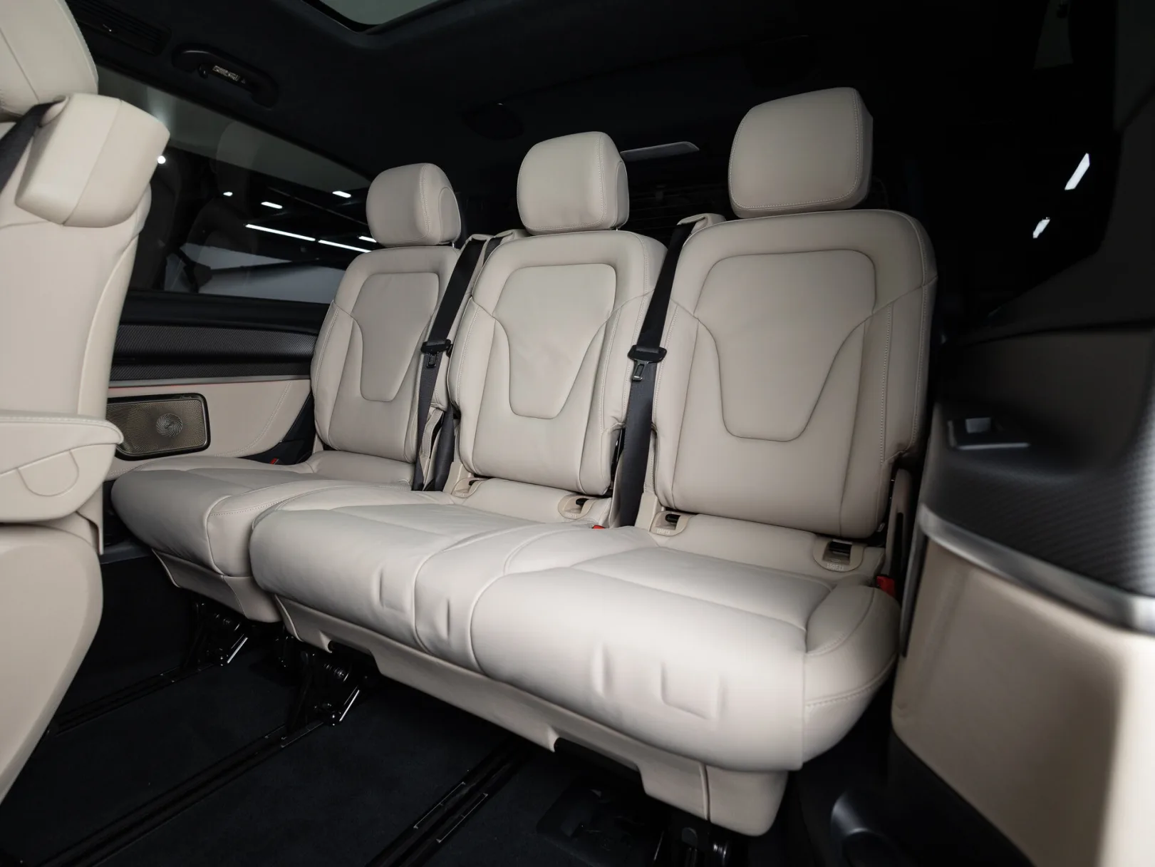 Mercedes-Benz V-Класс Exclusive AMG Line III (W447) Рестайлинг 2, 2025 — экстерьер, фото 29