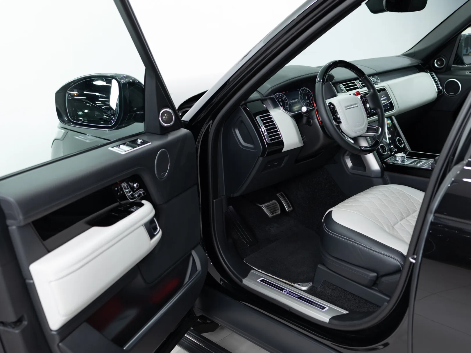 Land Rover Range Rover SVAutobiography Dynamic IV Рестайлинг, 2020 — экстерьер, фото 7