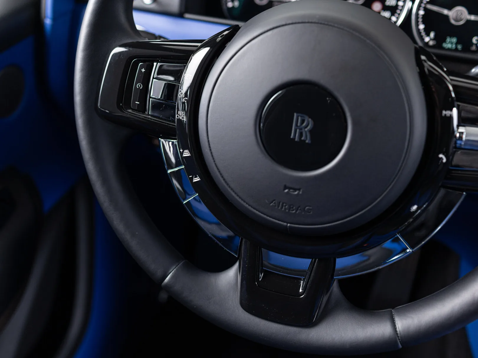 Rolls-Royce Cullinan Individual I (Series I), 2020 — экстерьер, фото 14