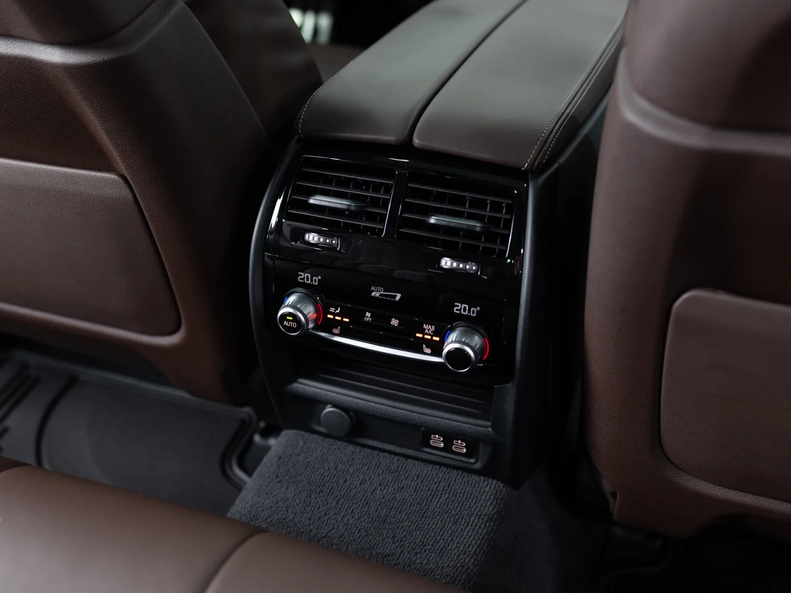 BMW 5 серии M550i xDrive M Special Edition 21 VII (G30/G31/G38) Рестайлинг, 2022 — экстерьер, фото 27