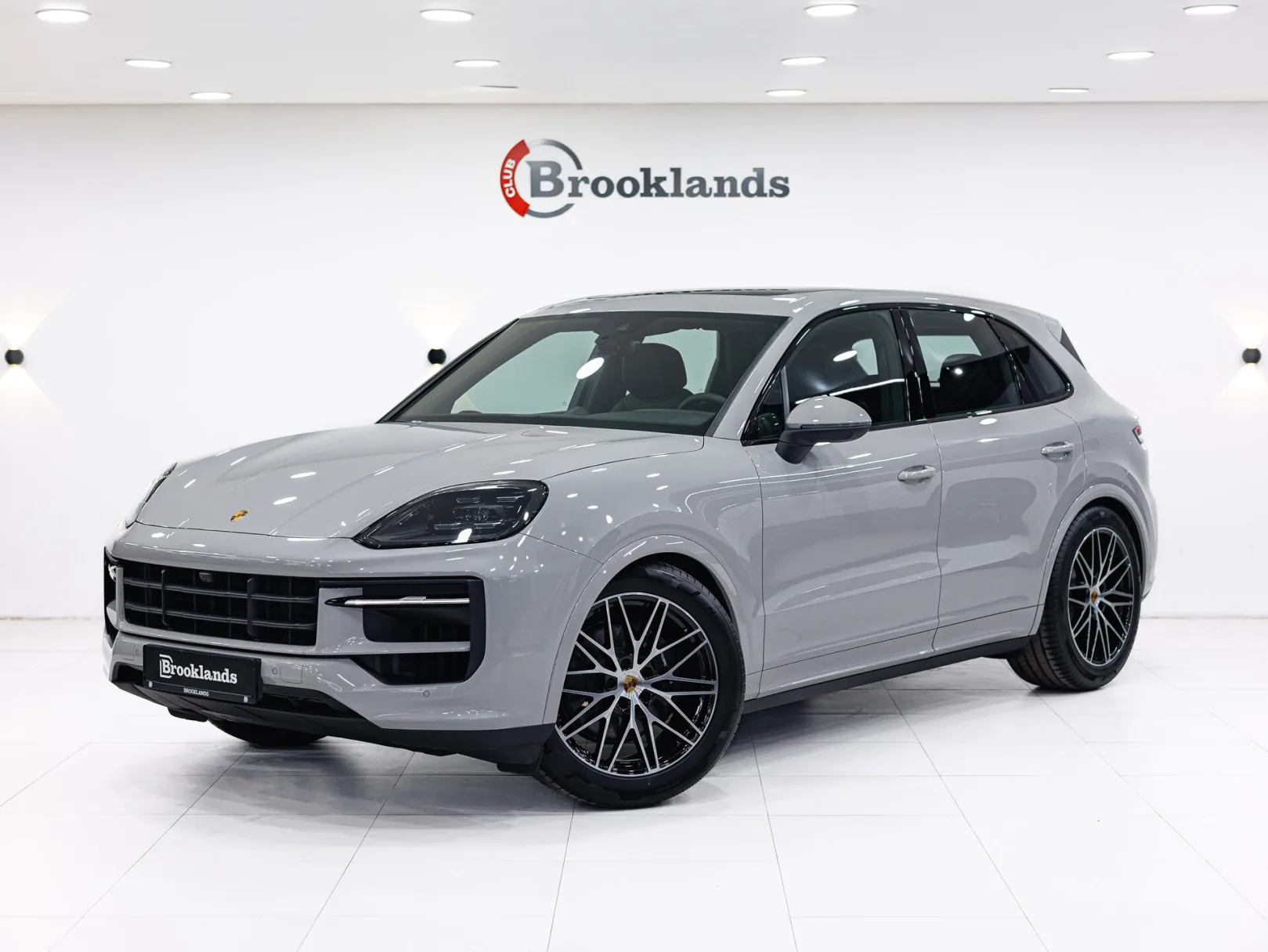 Porsche Cayenne Базовая III Рестайлинг, 2025 — экстерьер, фото 1