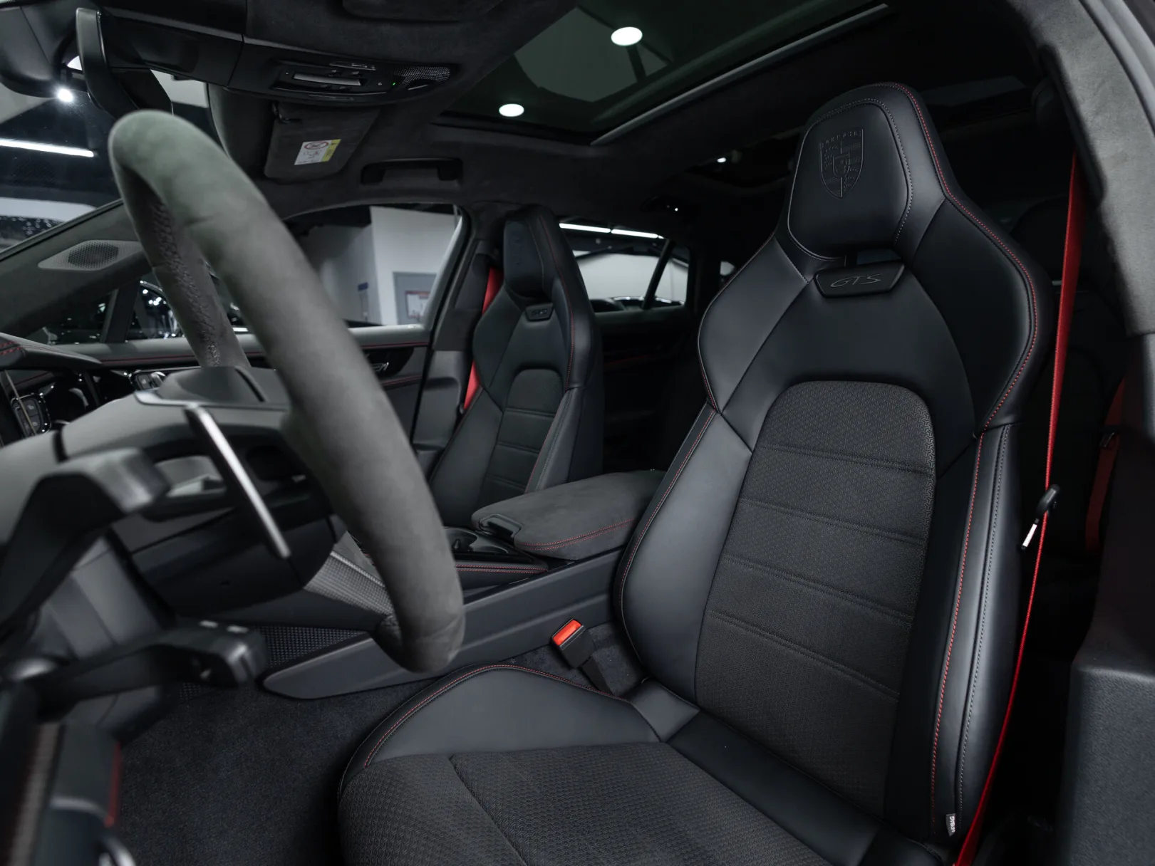 Porsche Panamera GTS III, 2025 — экстерьер, фото 10